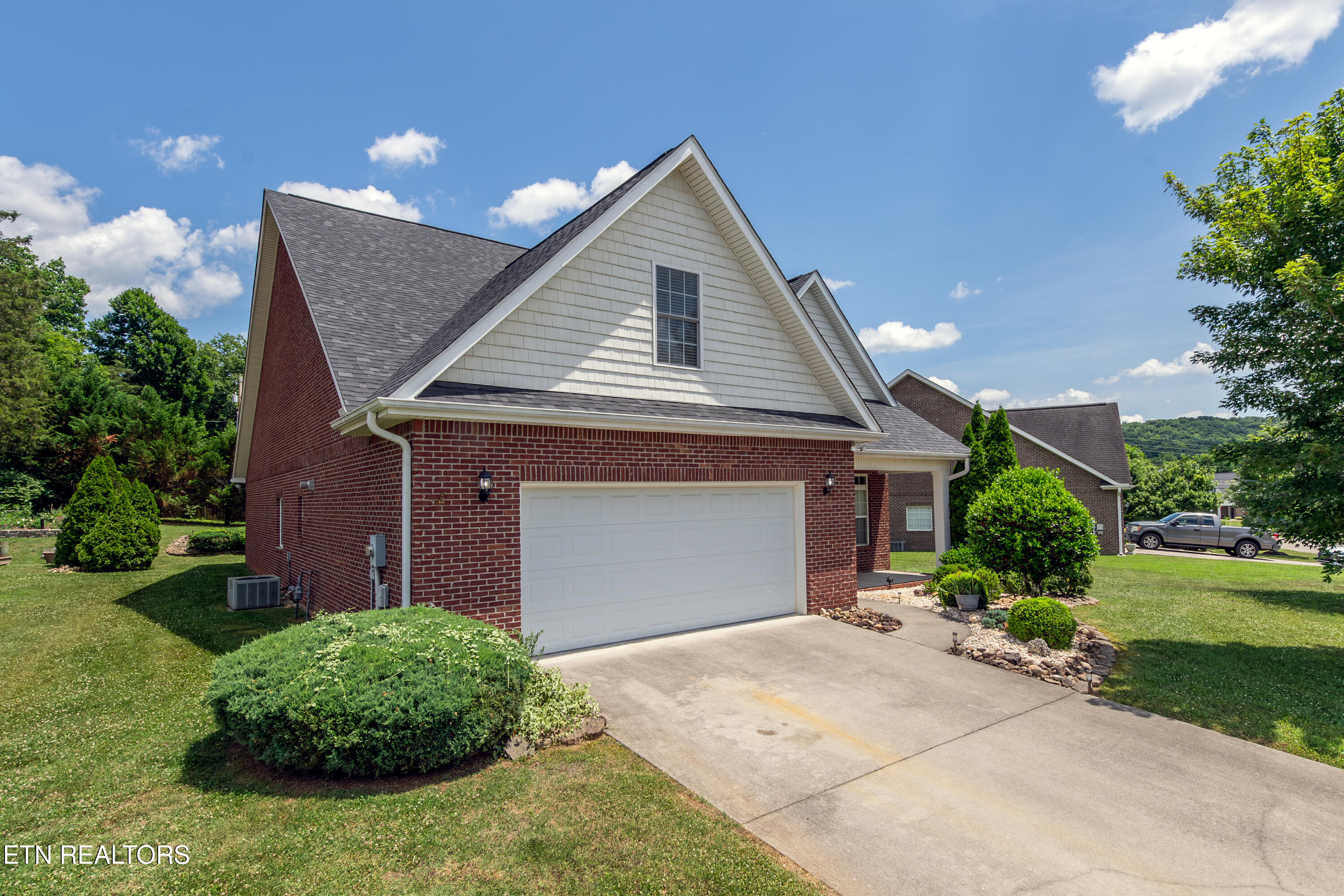 120 Meridian Way Clinton TN 37716