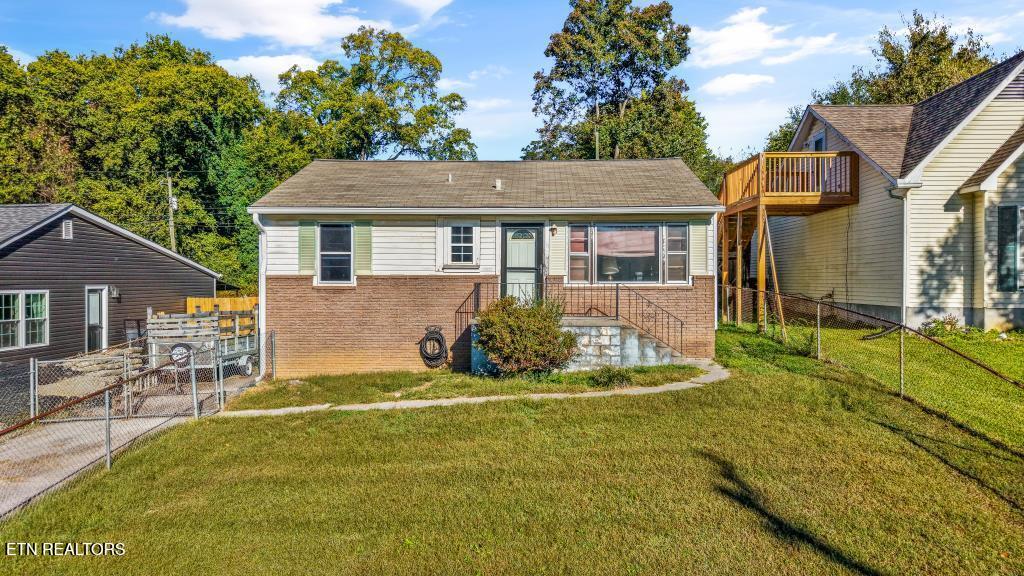 2963 Cecil Avenue Knoxville TN 37917