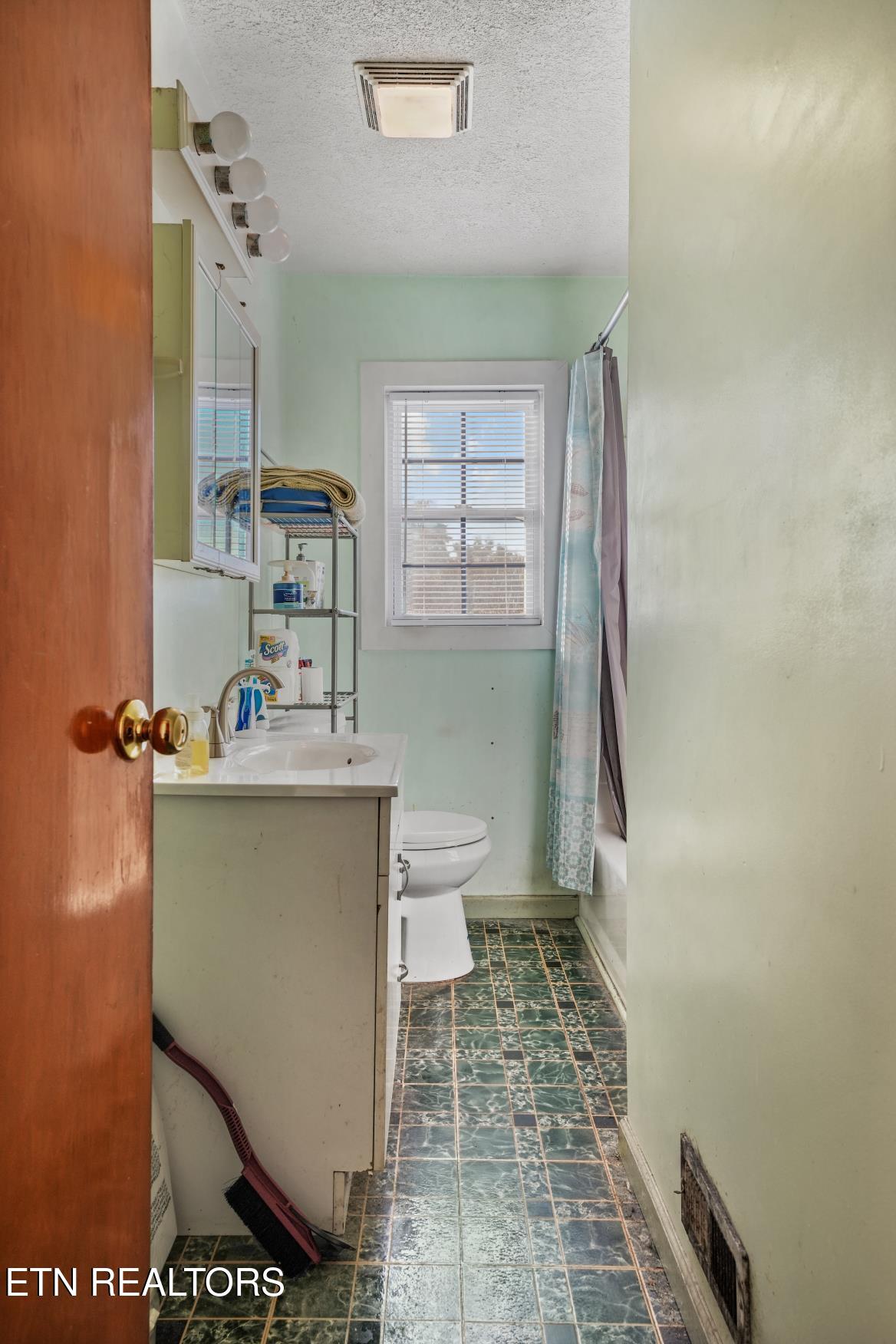 2963 Cecil Avenue Knoxville TN 37917