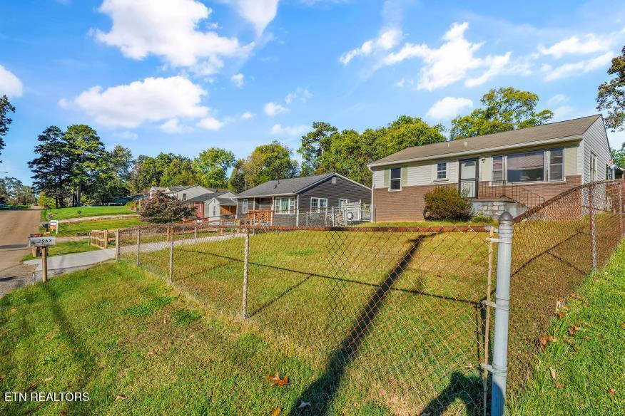 2963 Cecil Avenue Knoxville TN 37917