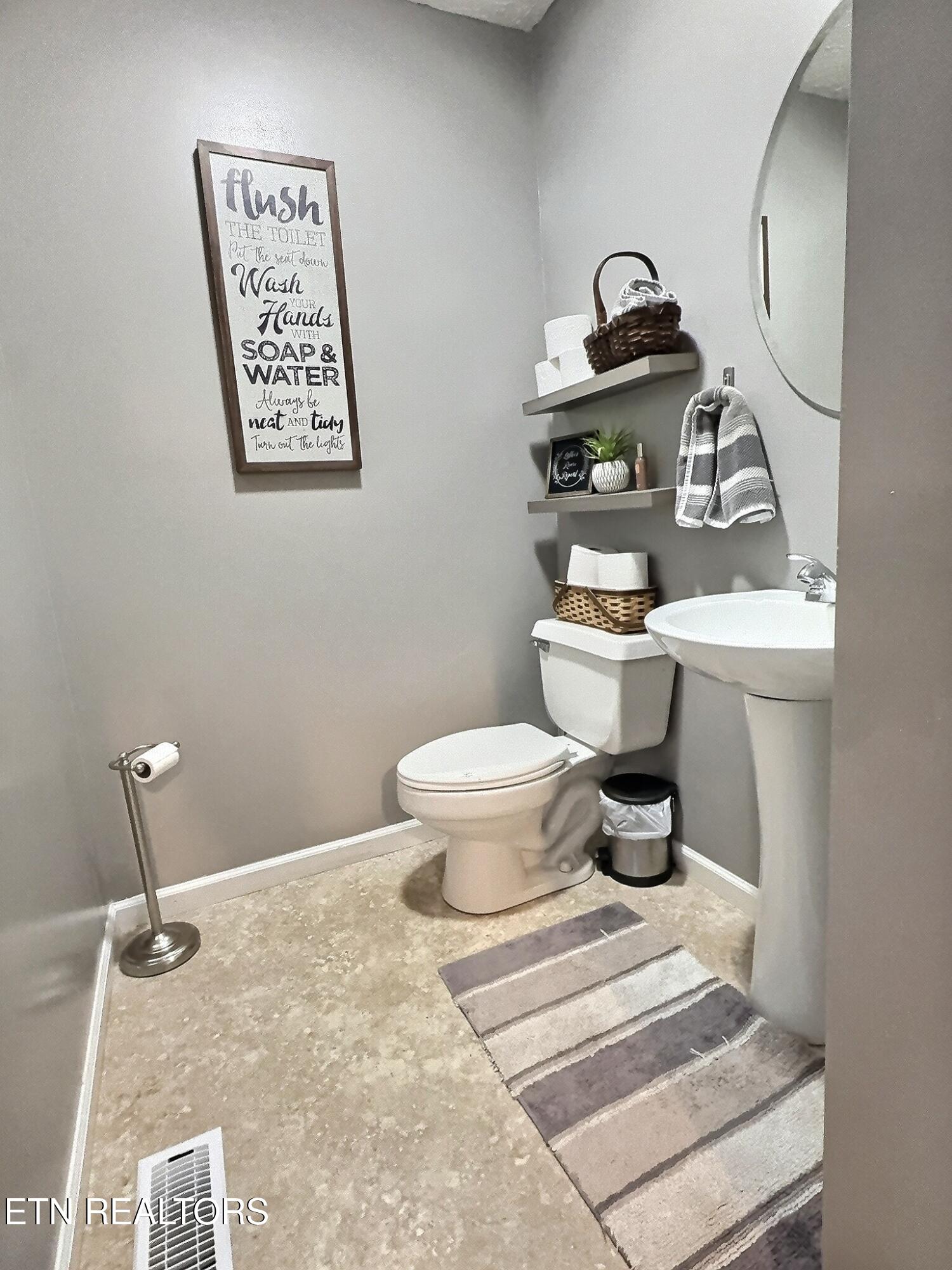 160 Stones Lane Jacksboro TN 37757