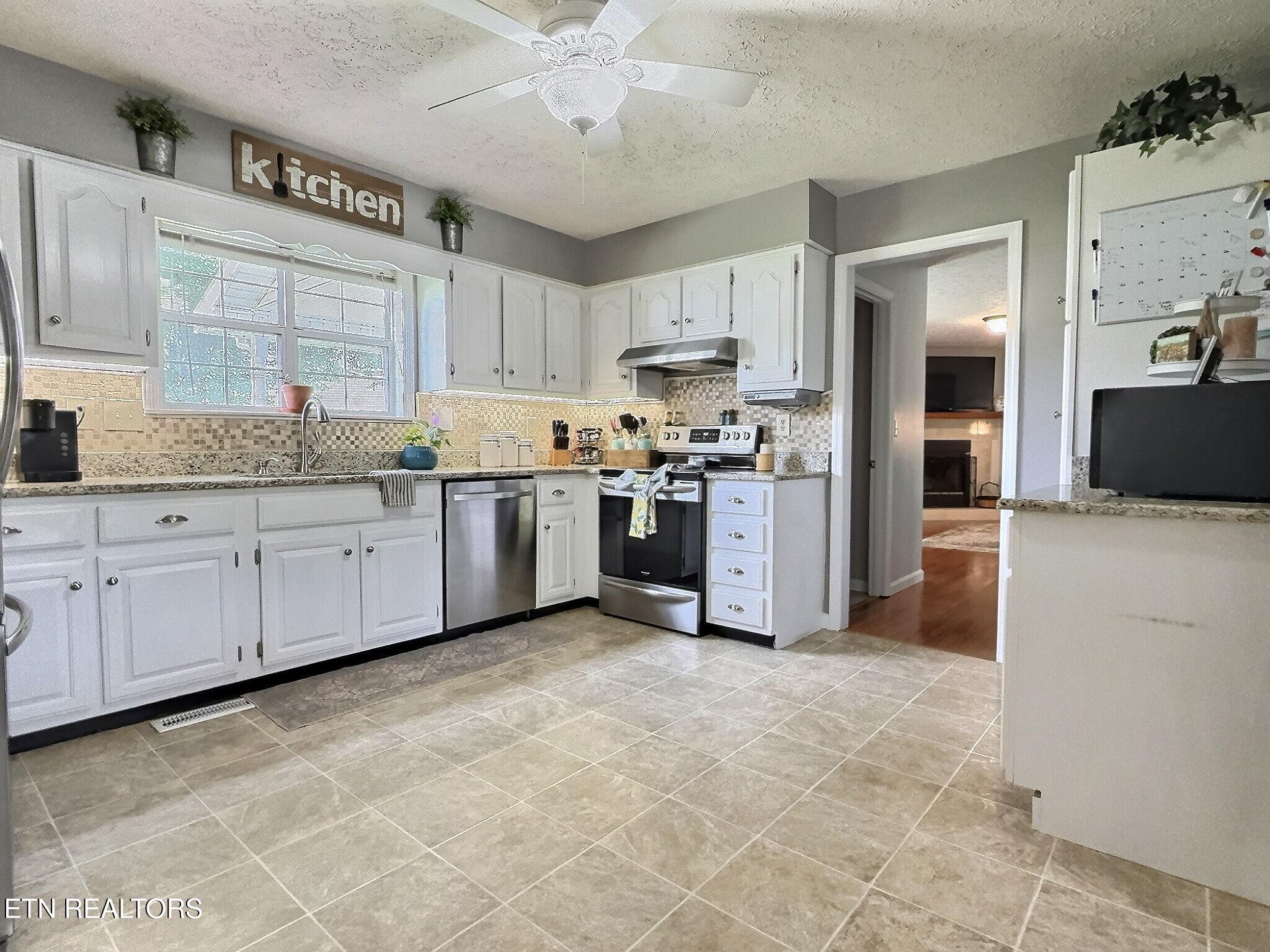 160 Stones Lane Jacksboro TN 37757