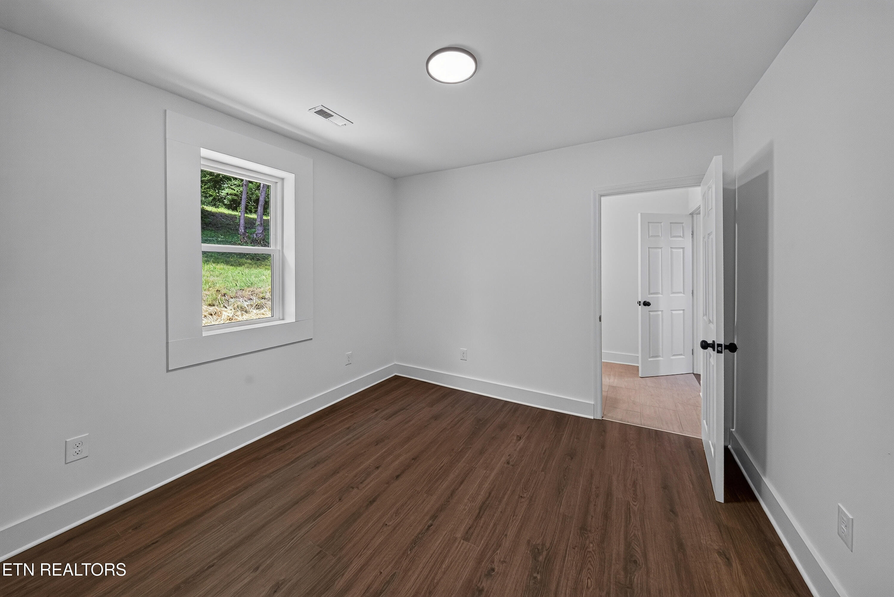 322 Oak Street Clinton TN 37716