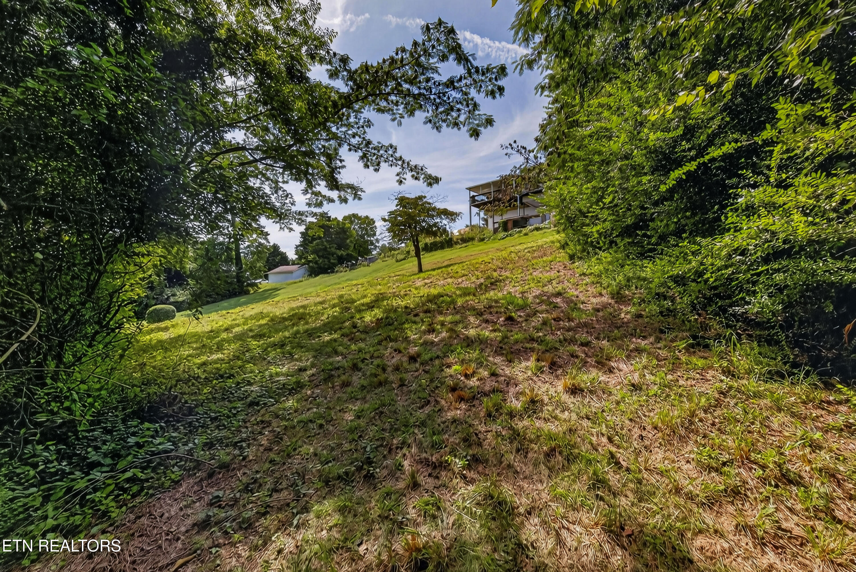 322 Oak Street Clinton TN 37716