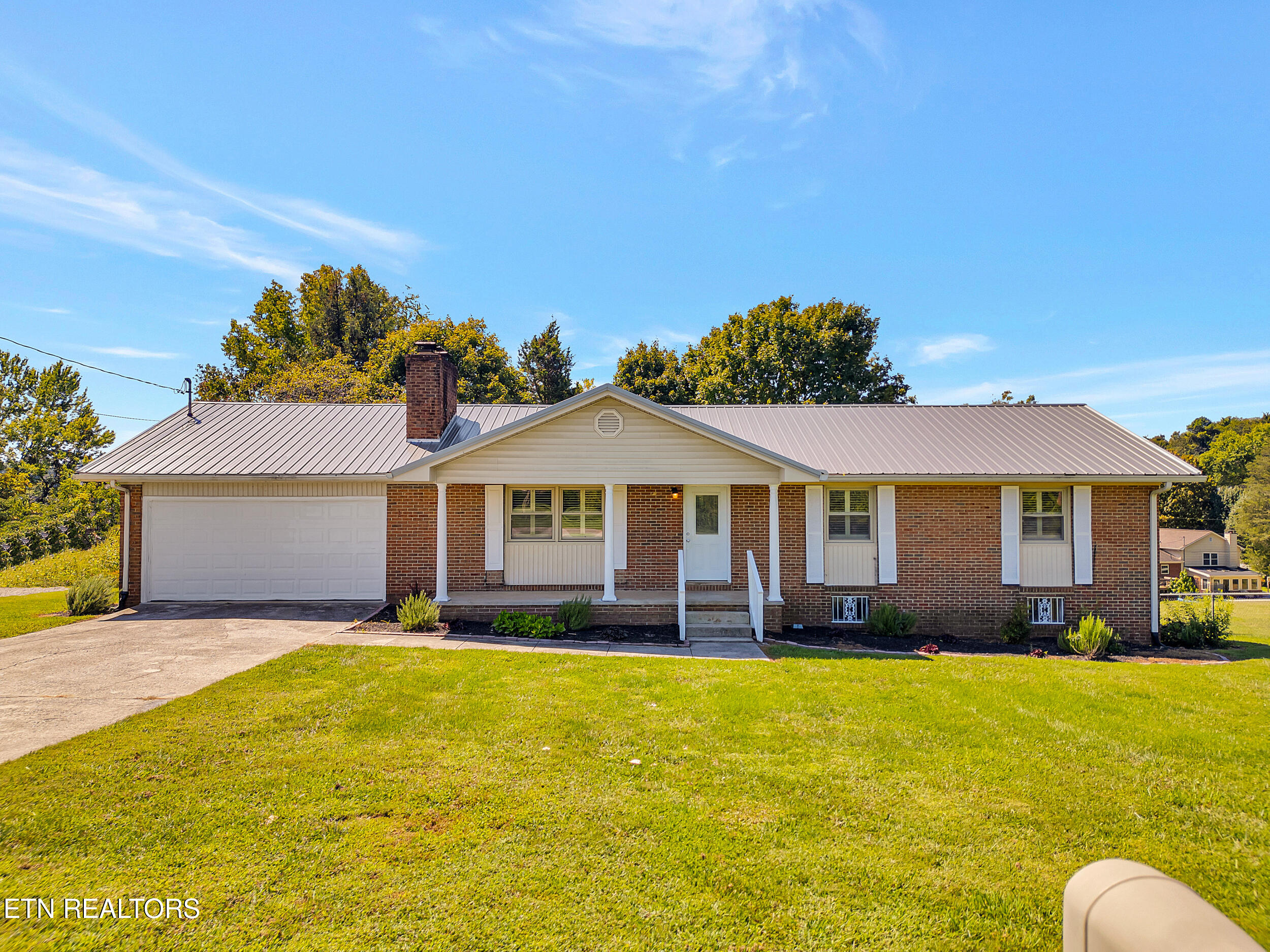 119 Colonial Heights Lafollette TN 37766