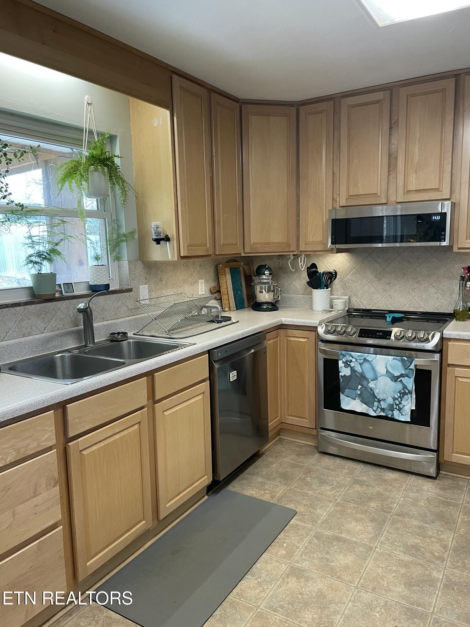 947 N Linden Drive Alcoa TN 37701
