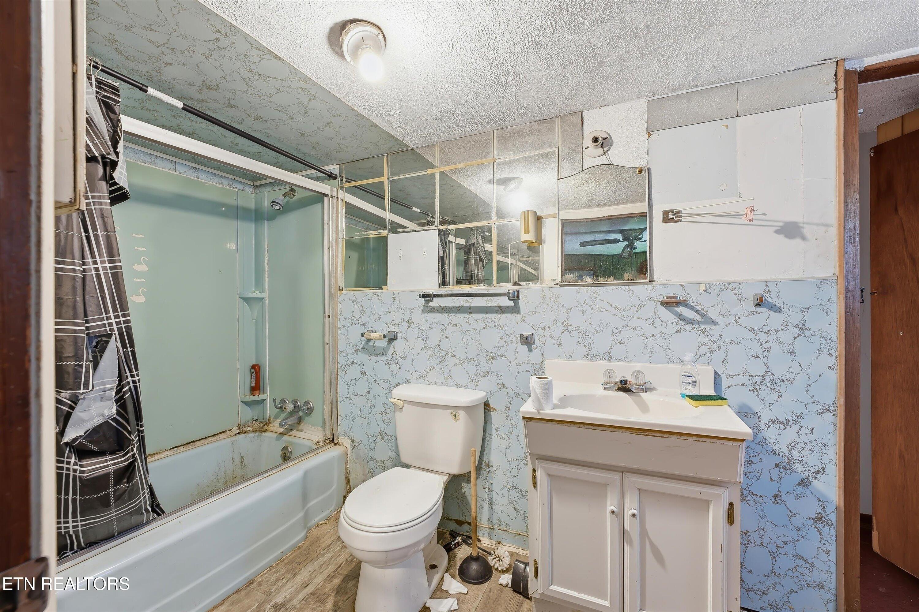 9101 Andersonville Pike Powell TN 37849