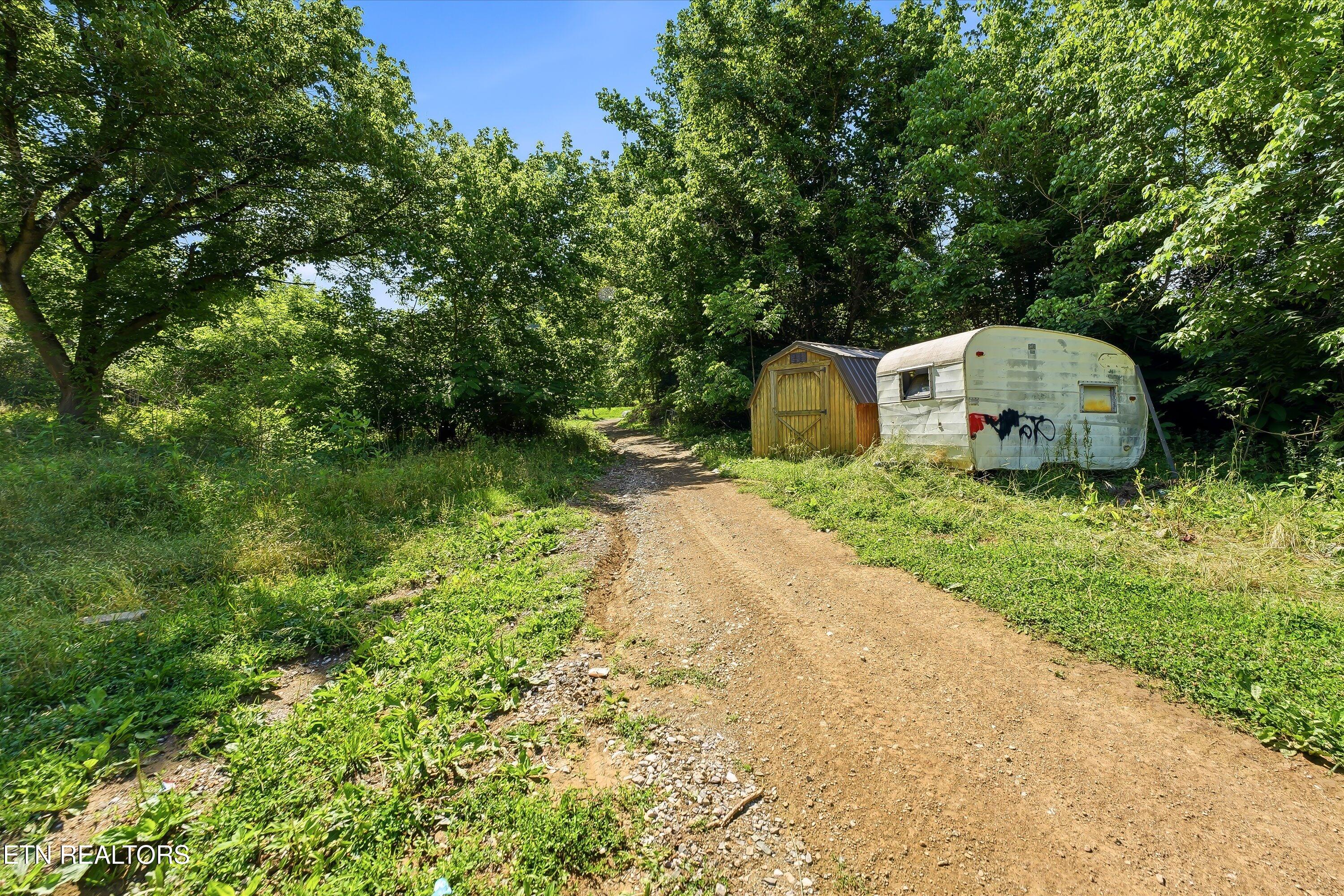 9101 Andersonville Pike Powell TN 37849