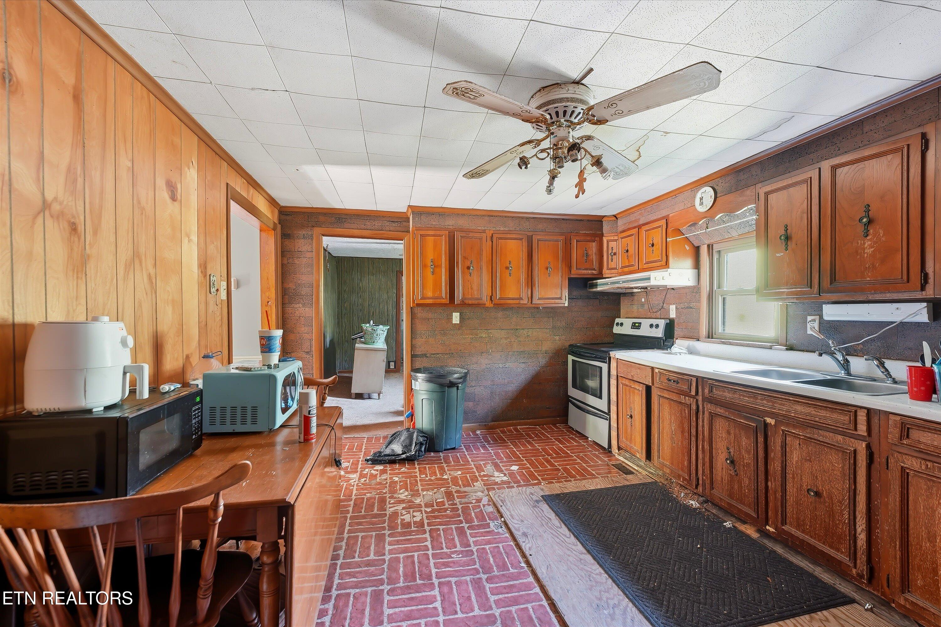 9101 Andersonville Pike Powell TN 37849