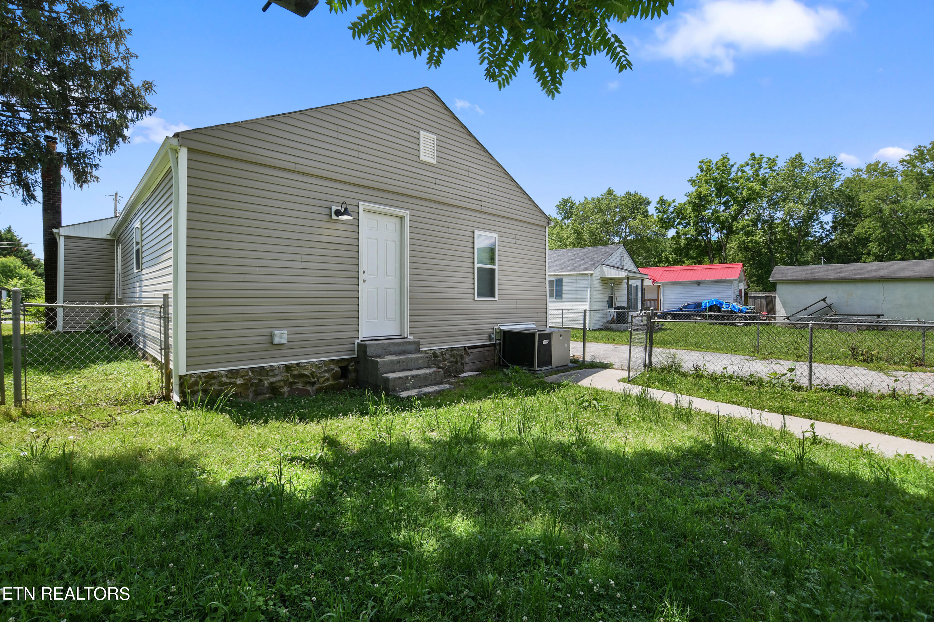 205 E Elm Street Lafollette TN 37766