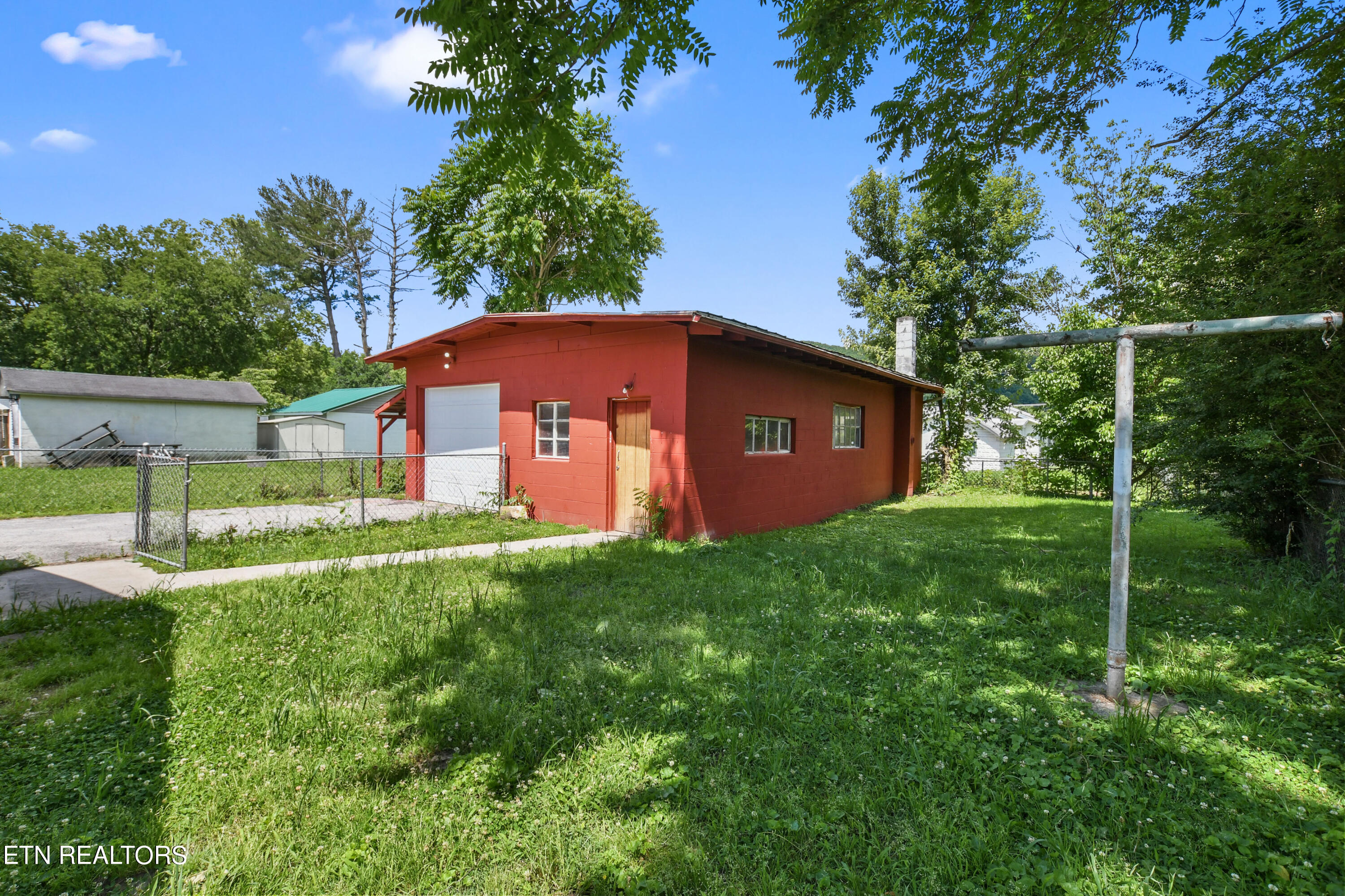 205 E Elm Street Lafollette TN 37766