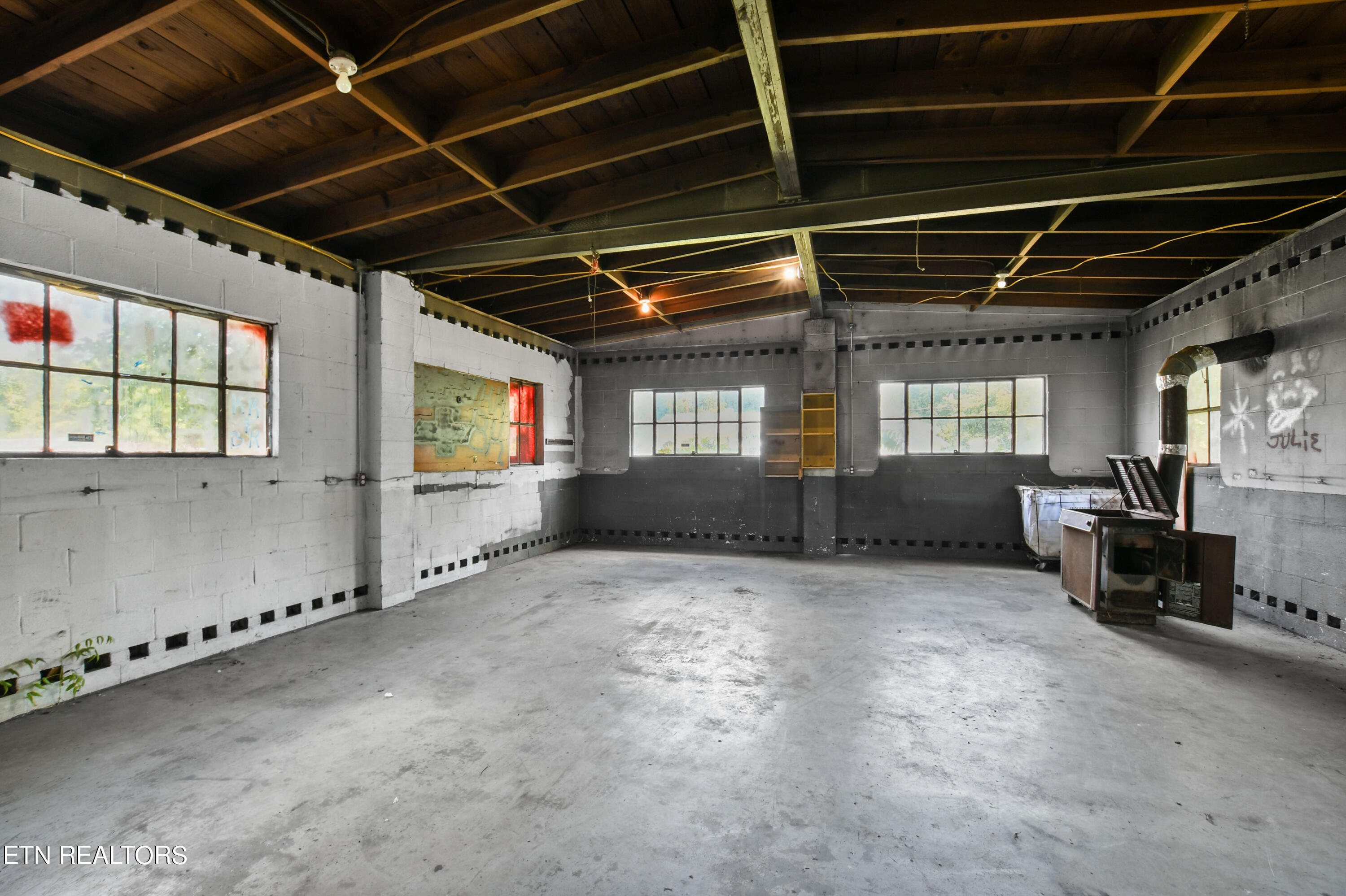 205 E Elm Street Lafollette TN 37766