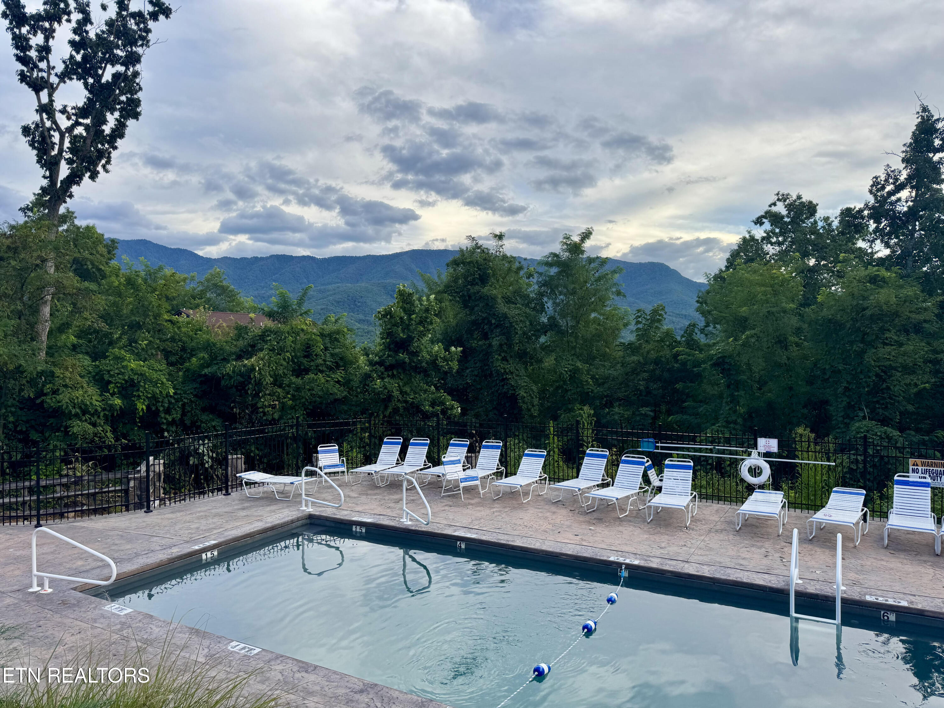 925 Sunshine Trail Gatlinburg TN 37738