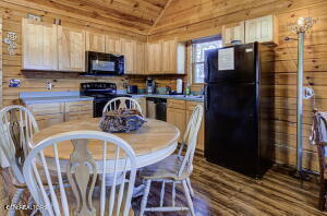 515 Chickasaw Gap Way Pigeon Forge TN 37863