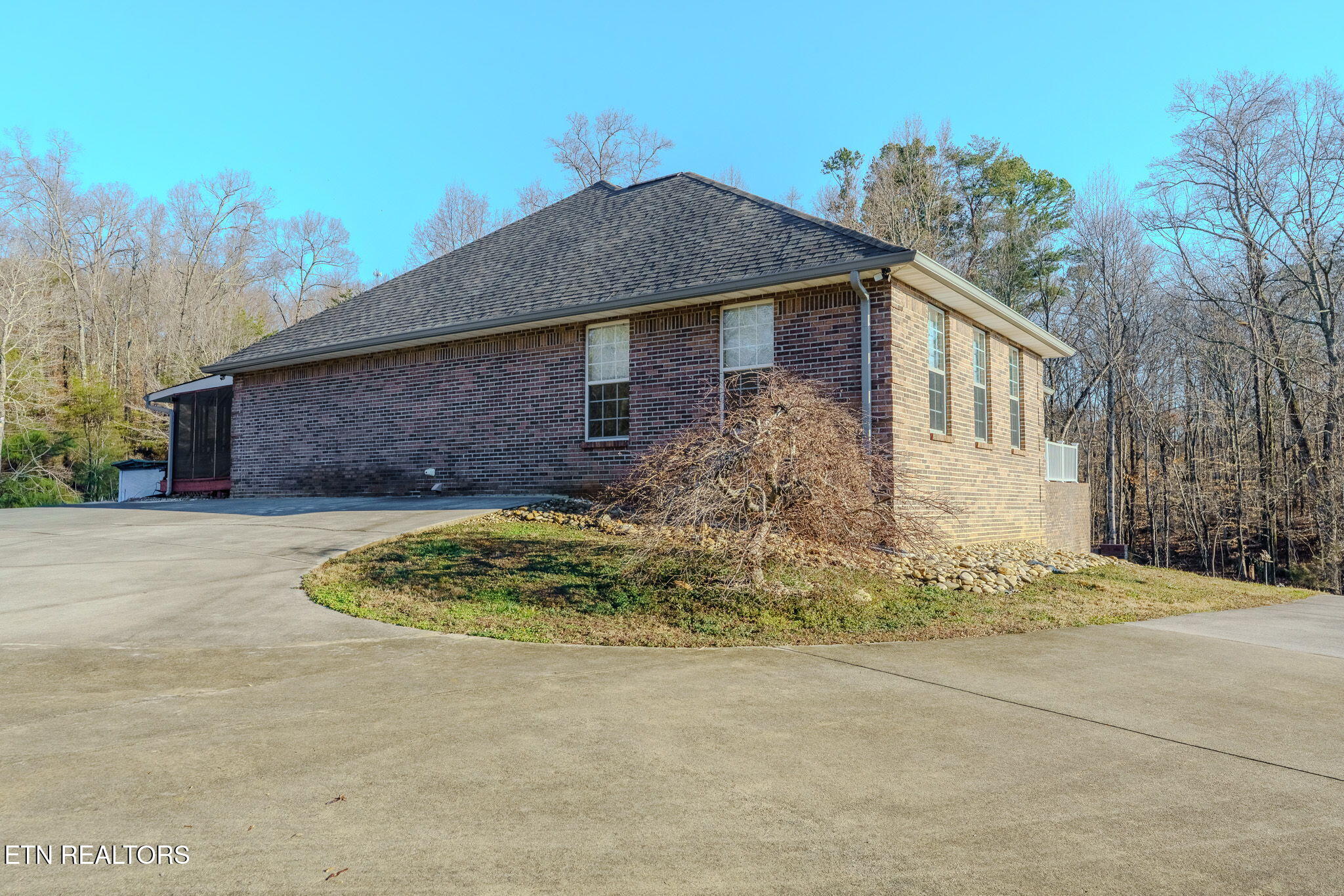 2823 Niles Ferry Road Vonore TN 37885