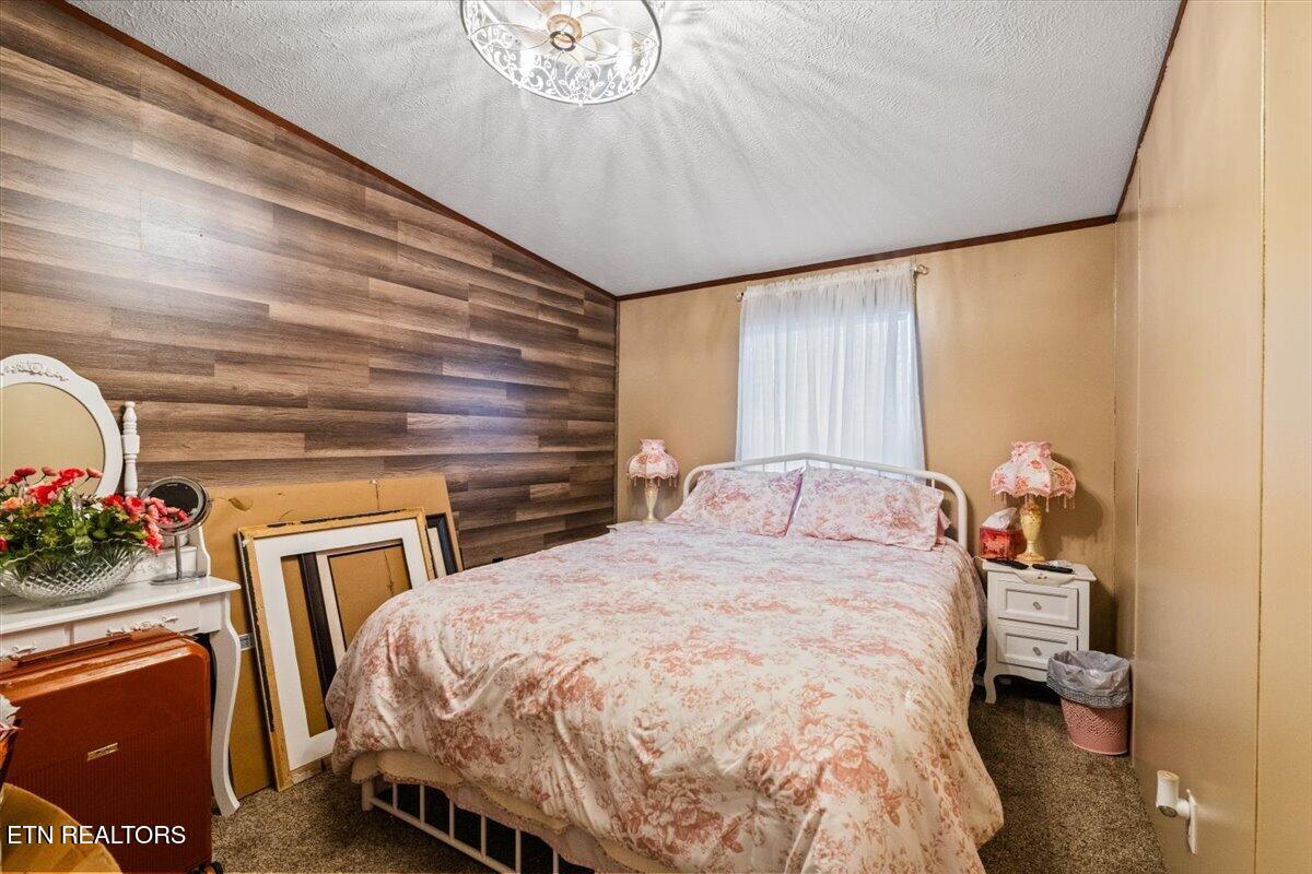1349 Towe String Road Jacksboro TN 37757