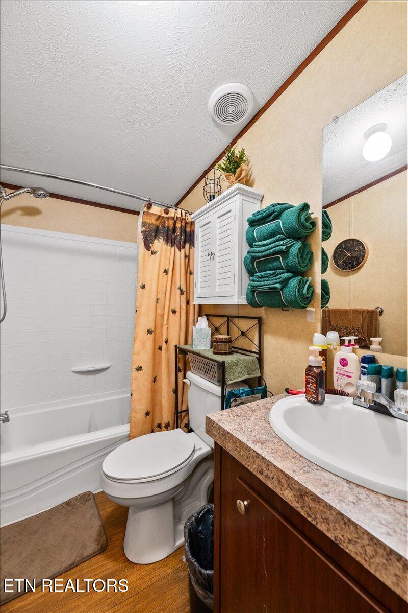 1349 Towe String Road Jacksboro TN 37757