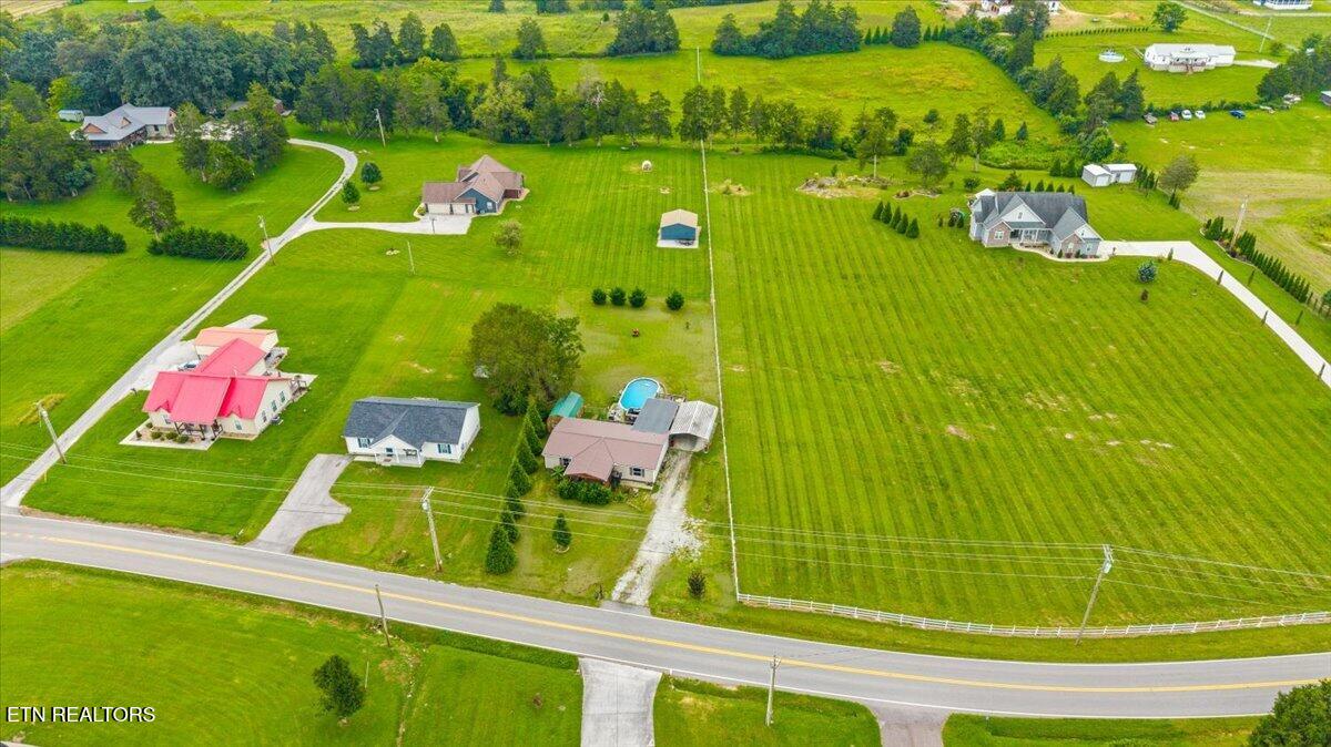 1349 Towe String Road Jacksboro TN 37757