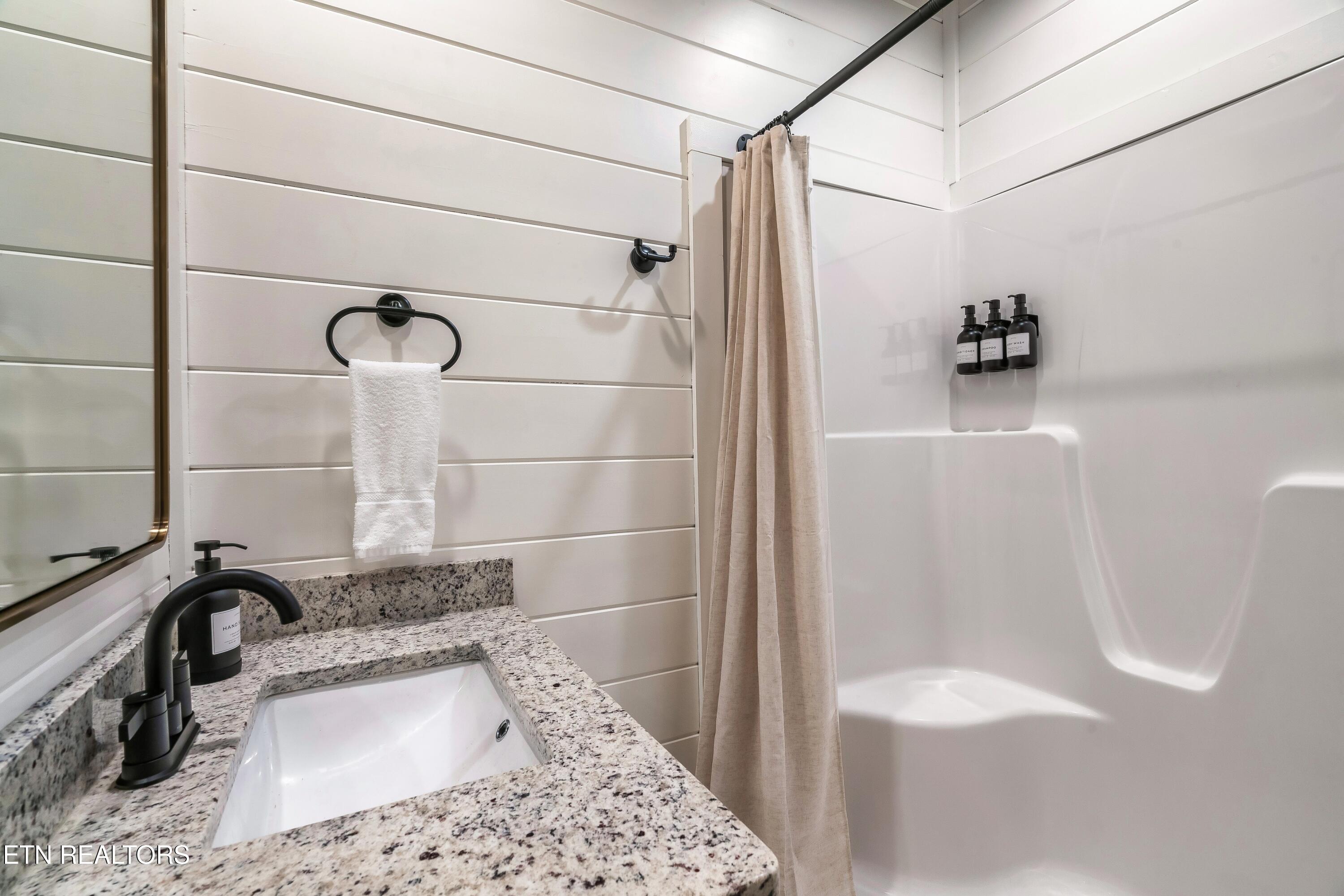 1121 Levi Glenn Court Sevierville TN 37862