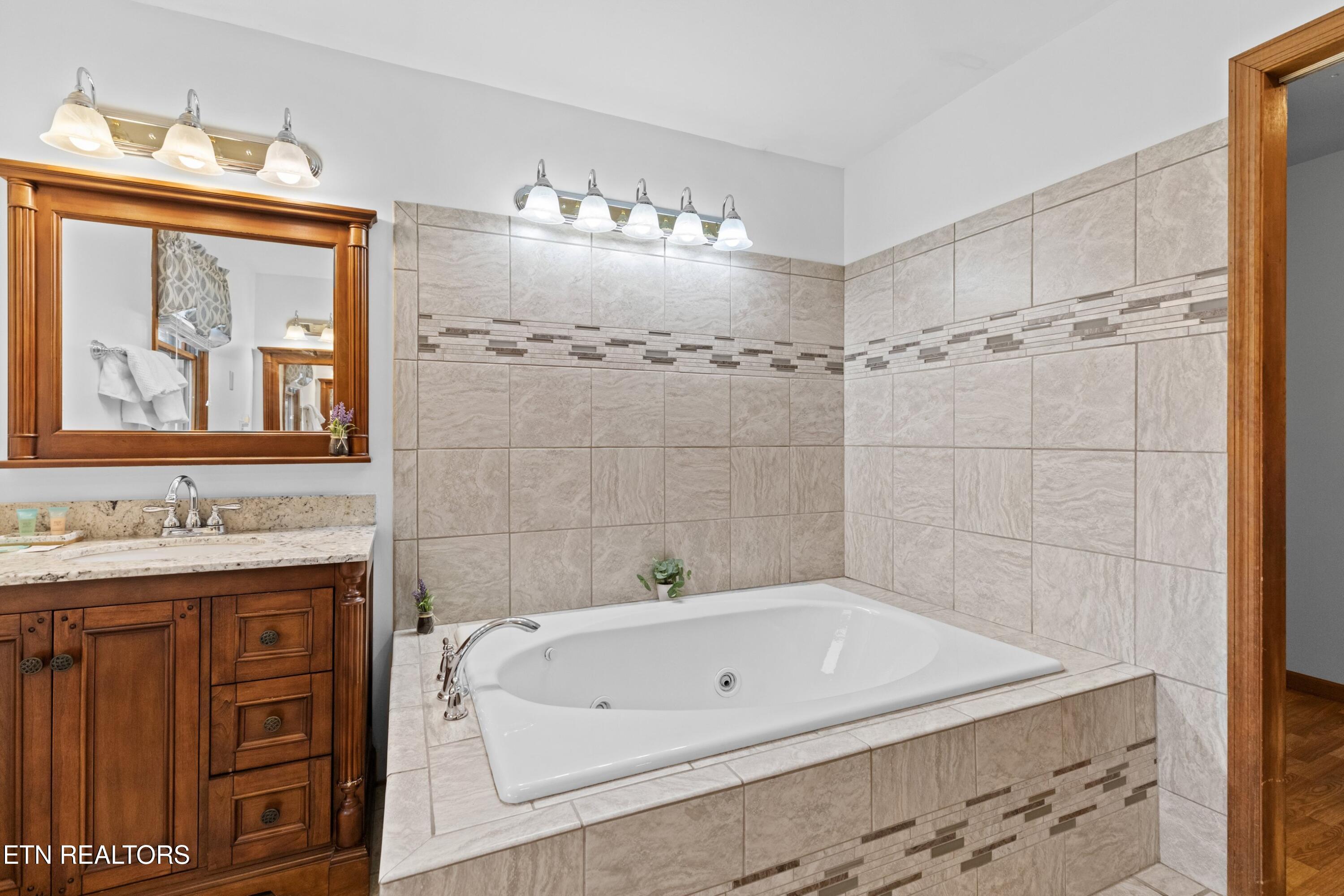 1109 Lake Ridge Drive Dandridge TN 37725