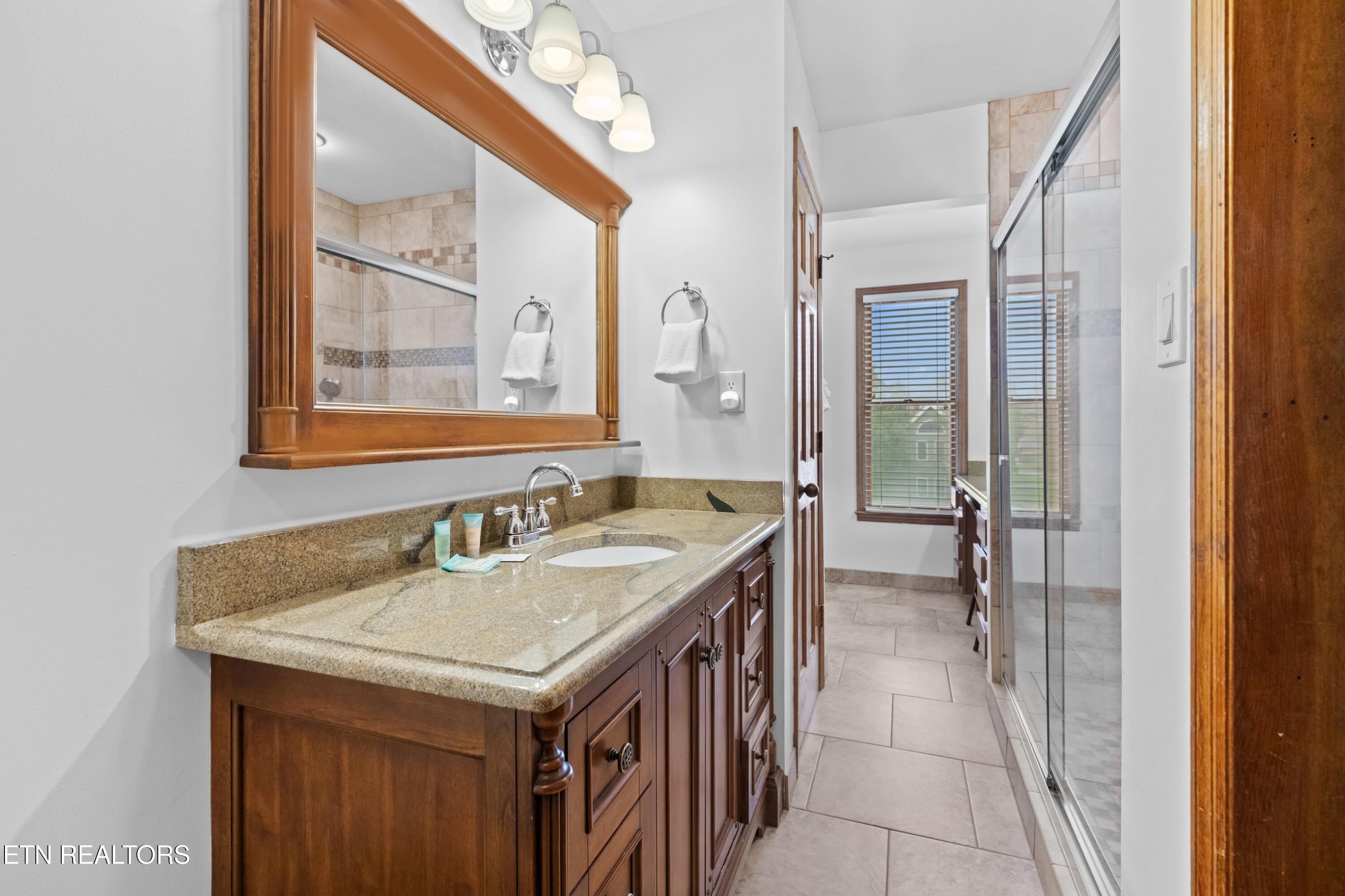 1109 Lake Ridge Drive Dandridge TN 37725