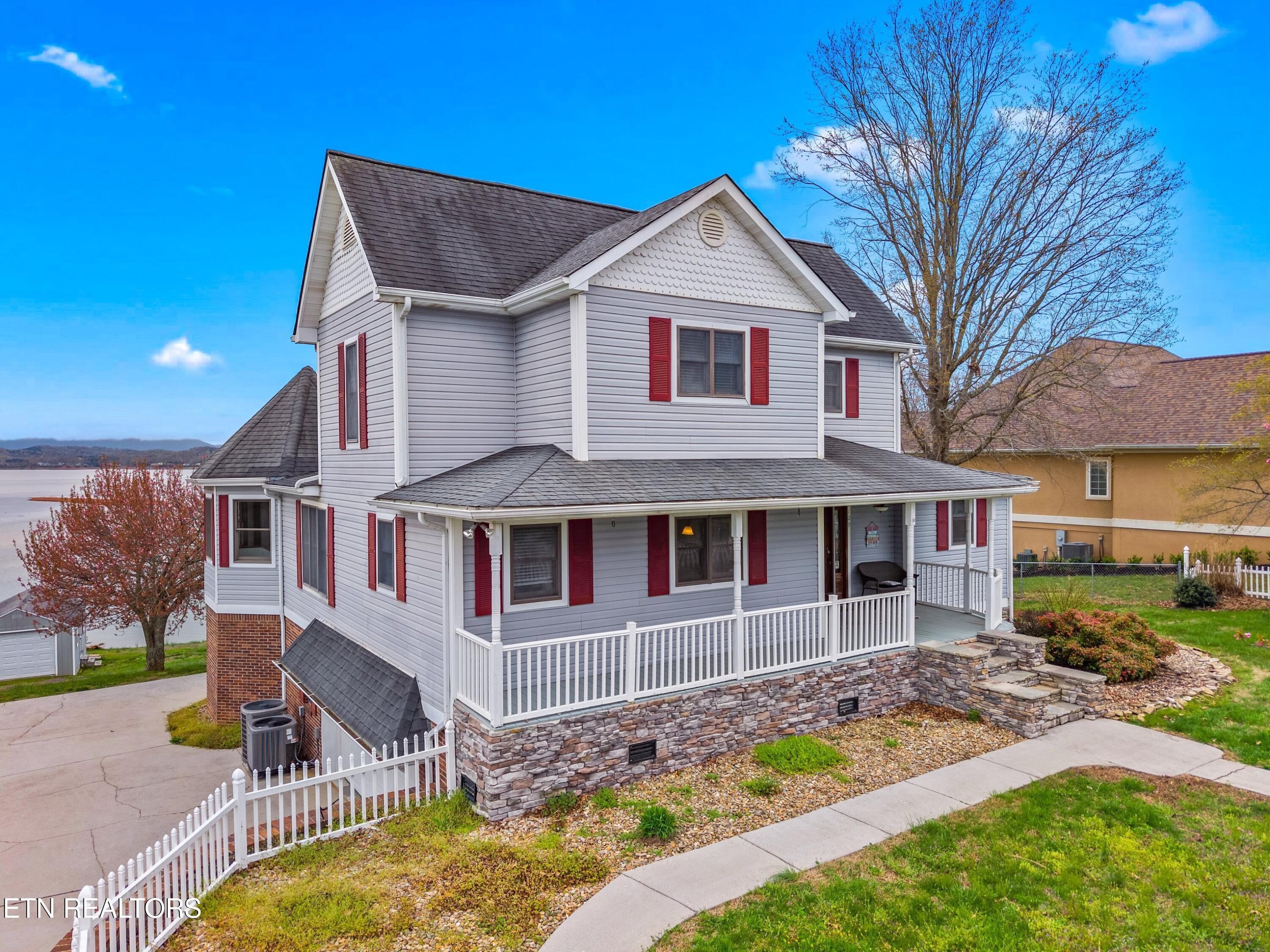 1109 Lake Ridge Drive Dandridge TN 37725