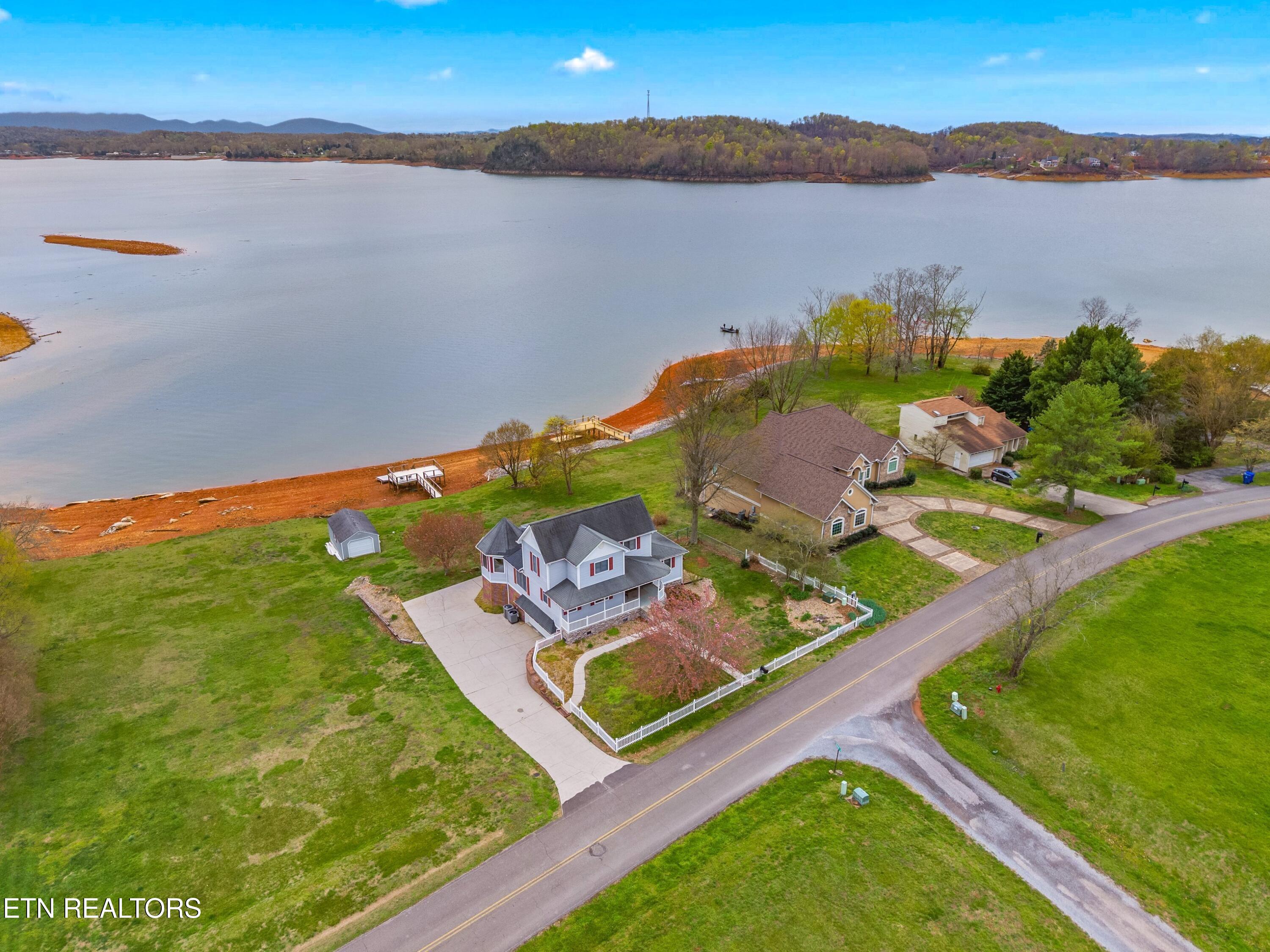 1109 Lake Ridge Drive Dandridge TN 37725