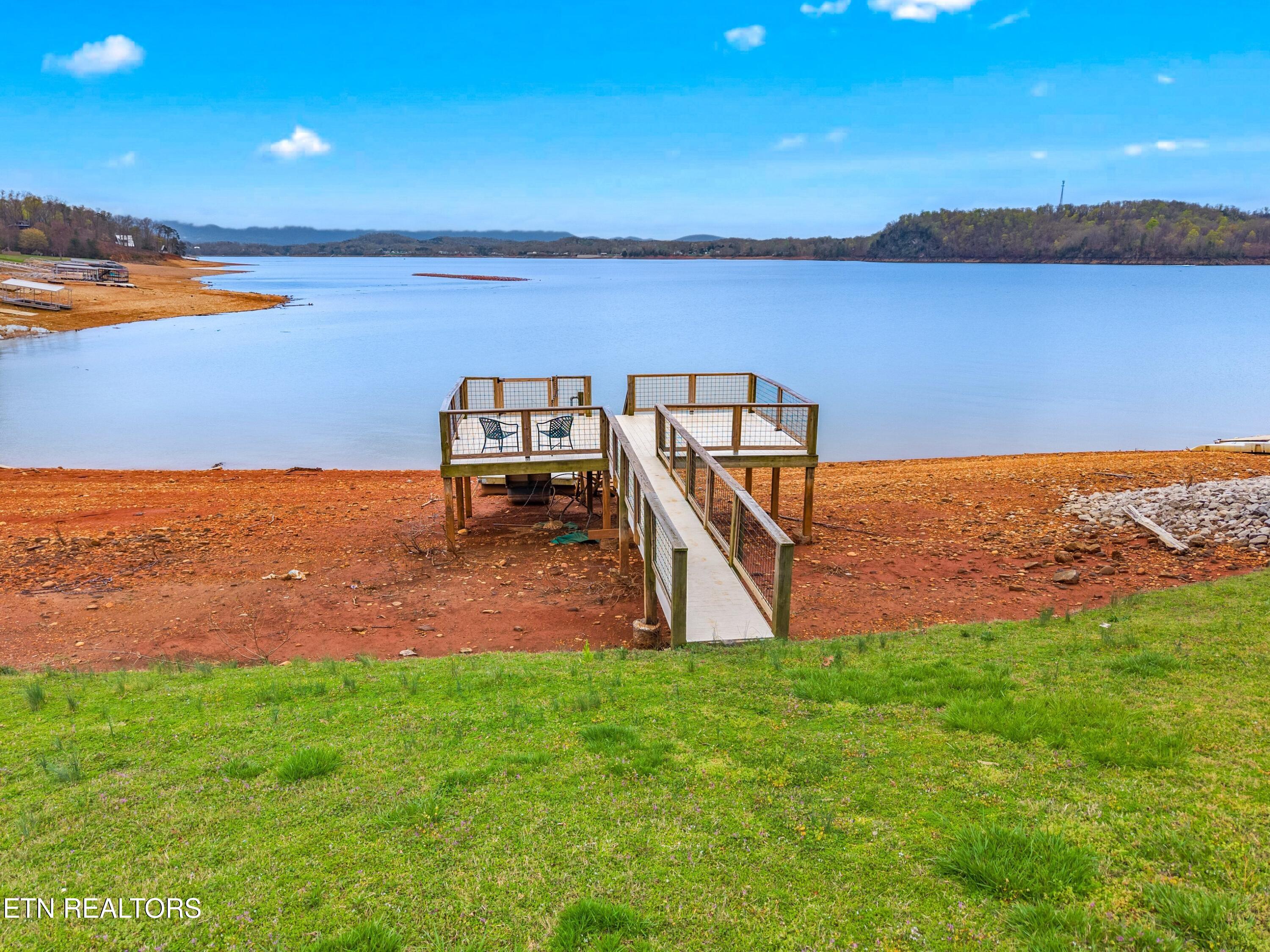 1109 Lake Ridge Drive Dandridge TN 37725
