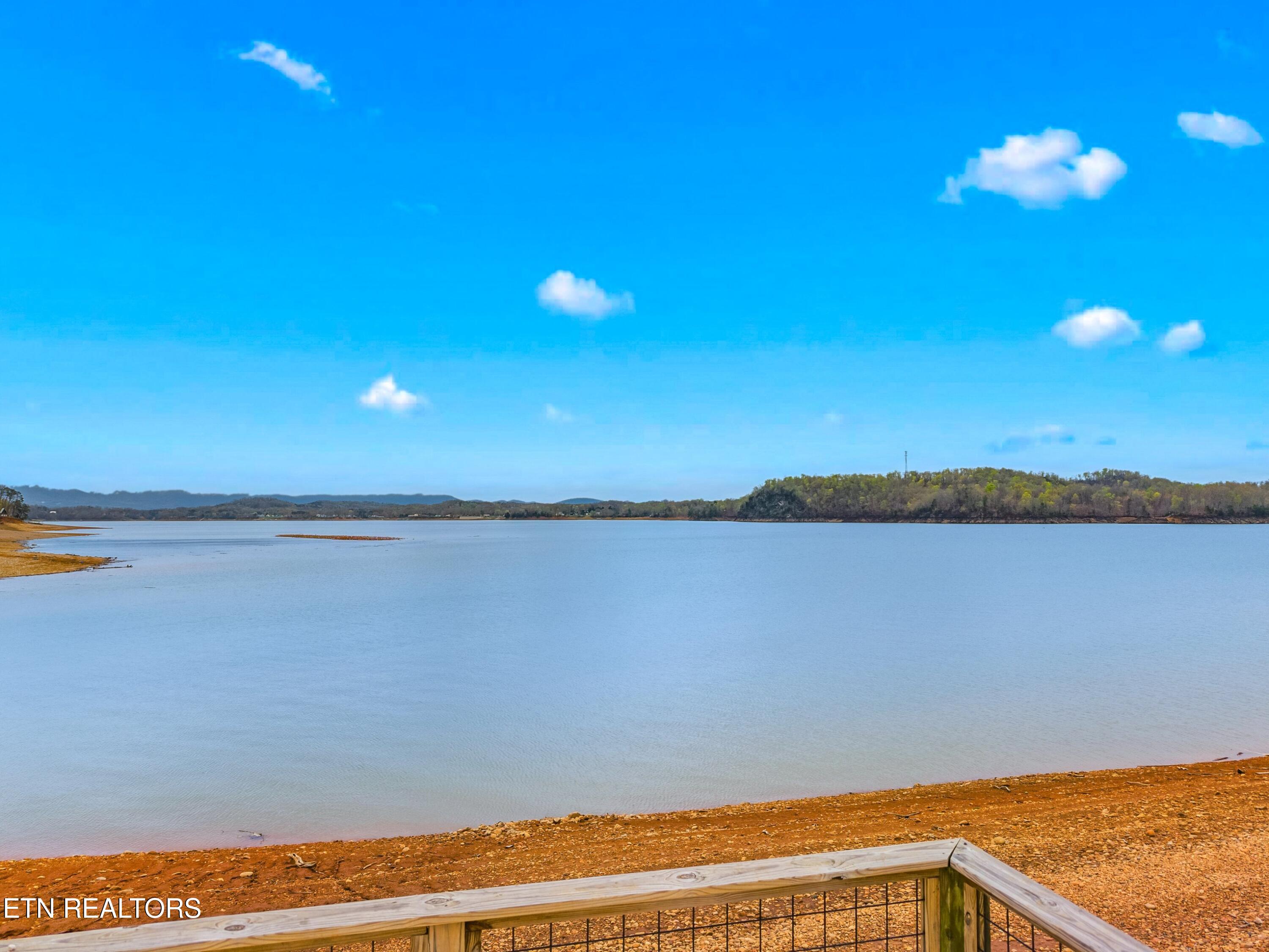 1109 Lake Ridge Drive Dandridge TN 37725