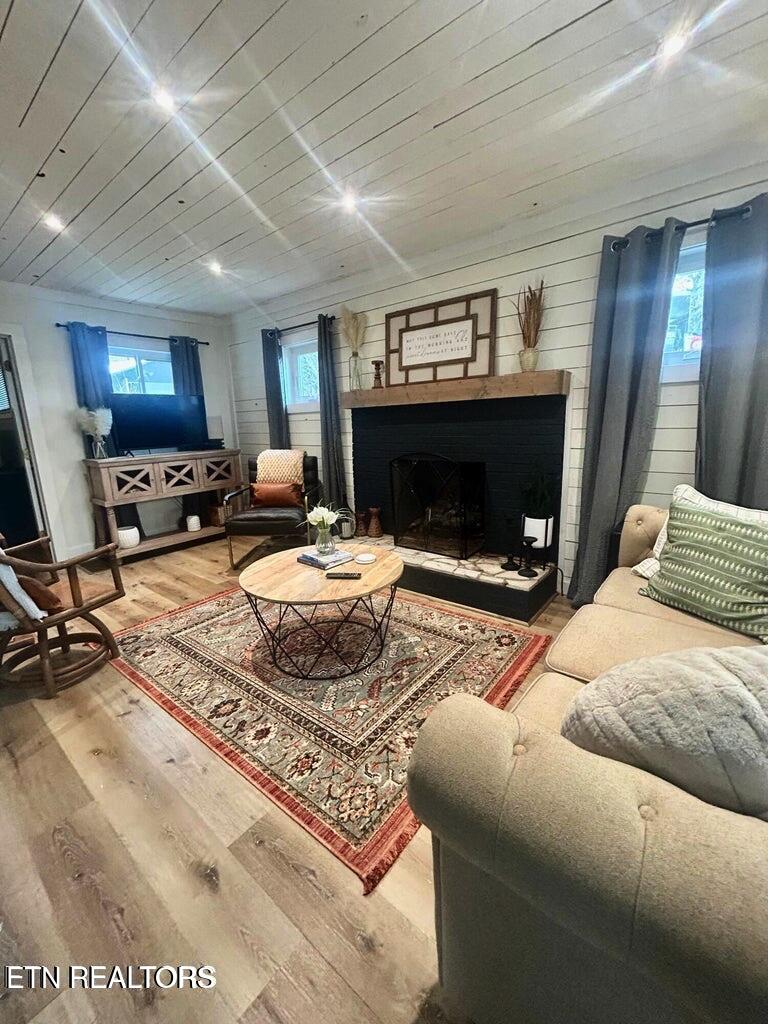 1440 Dover Lane Dandridge TN 37725