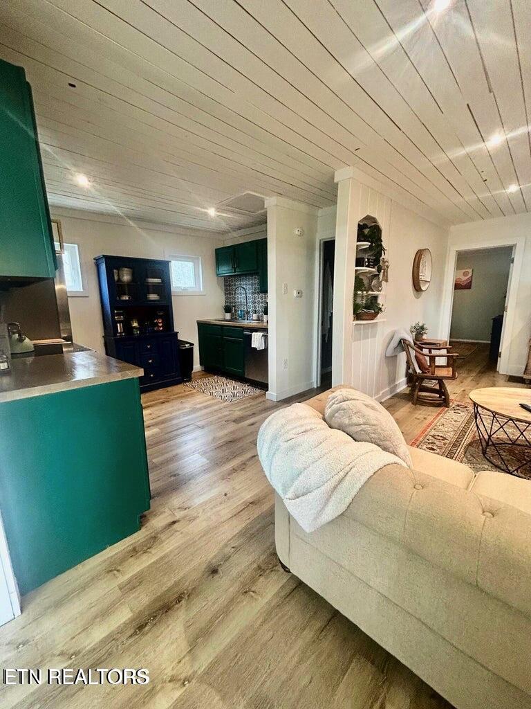 1440 Dover Lane Dandridge TN 37725