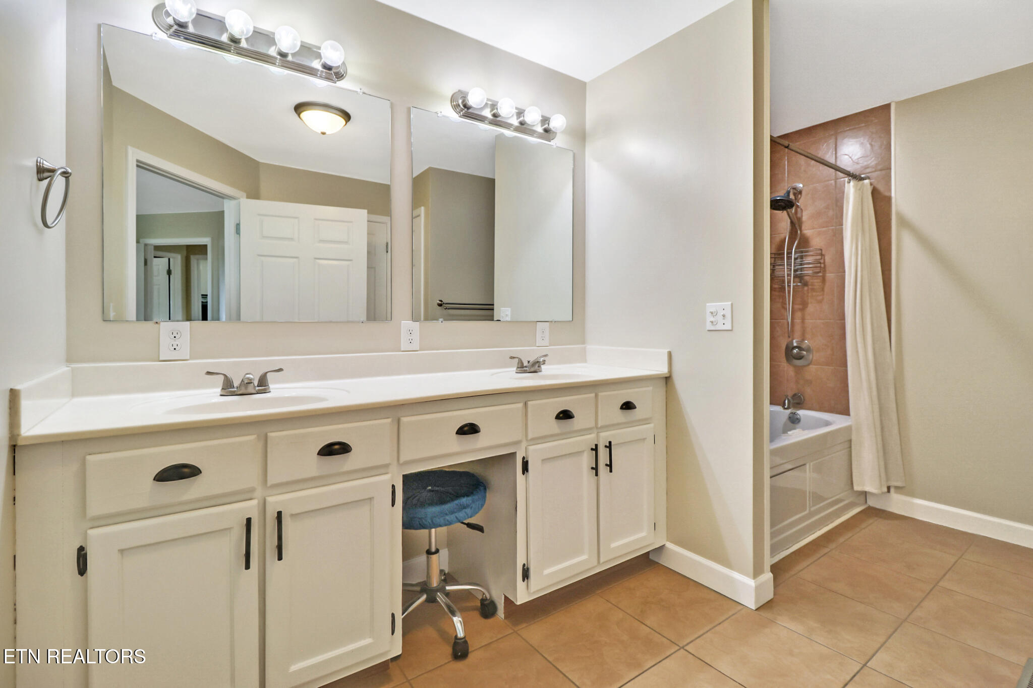 318 Lee Village Harriman TN 37748
