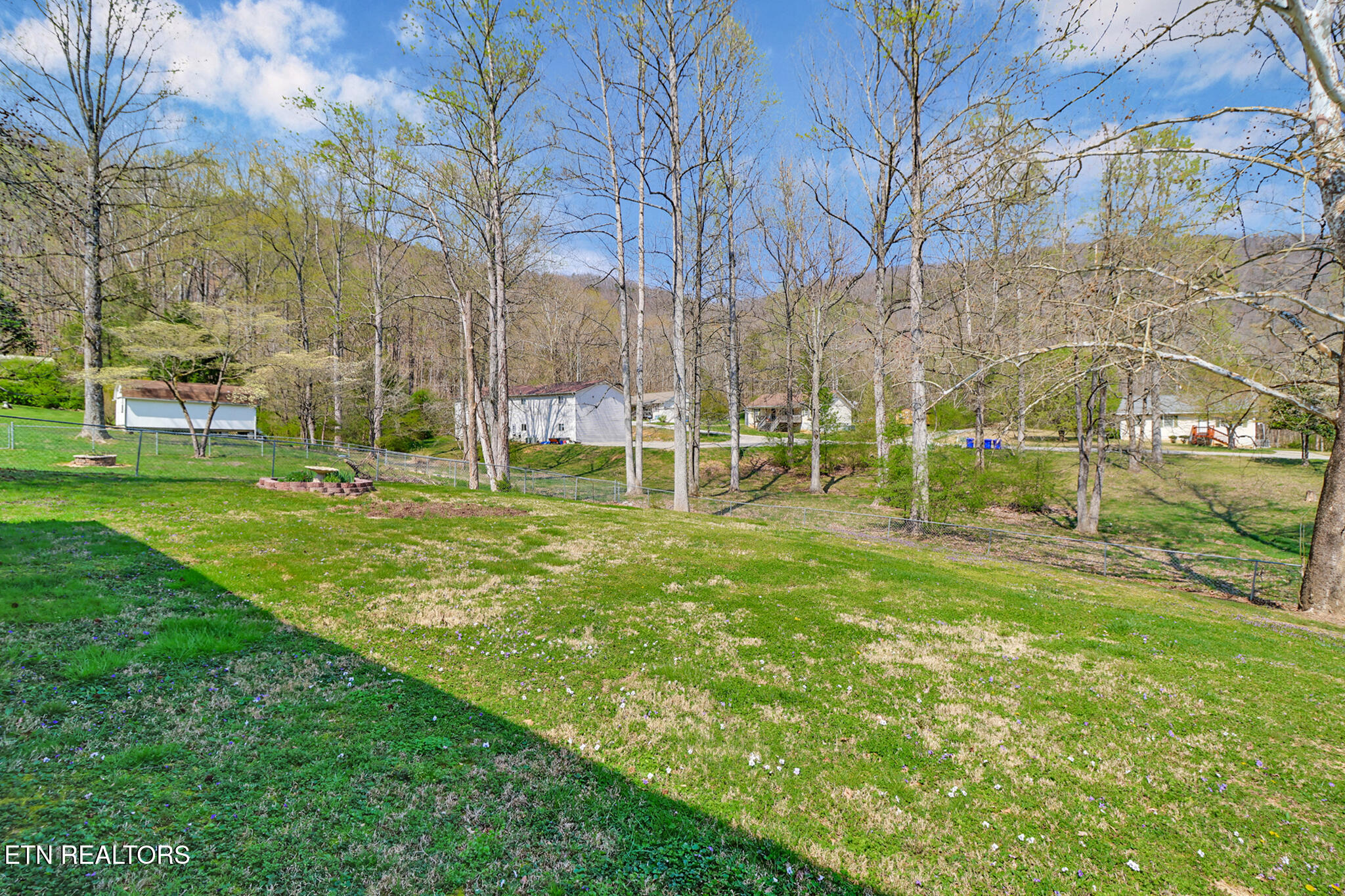 318 Lee Village Harriman TN 37748