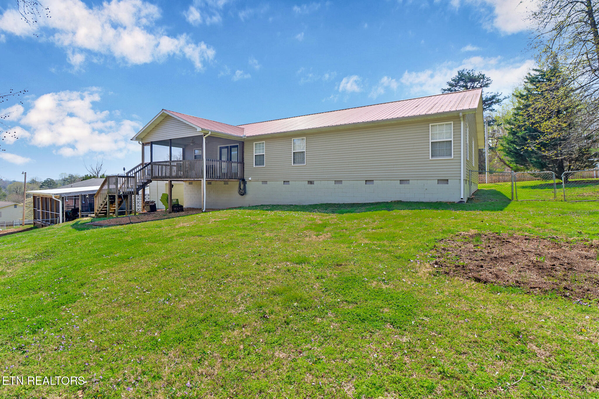 318 Lee Village Harriman TN 37748