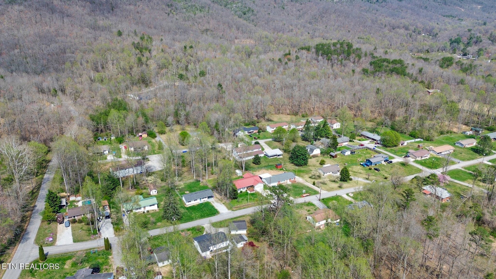 318 Lee Village Harriman TN 37748