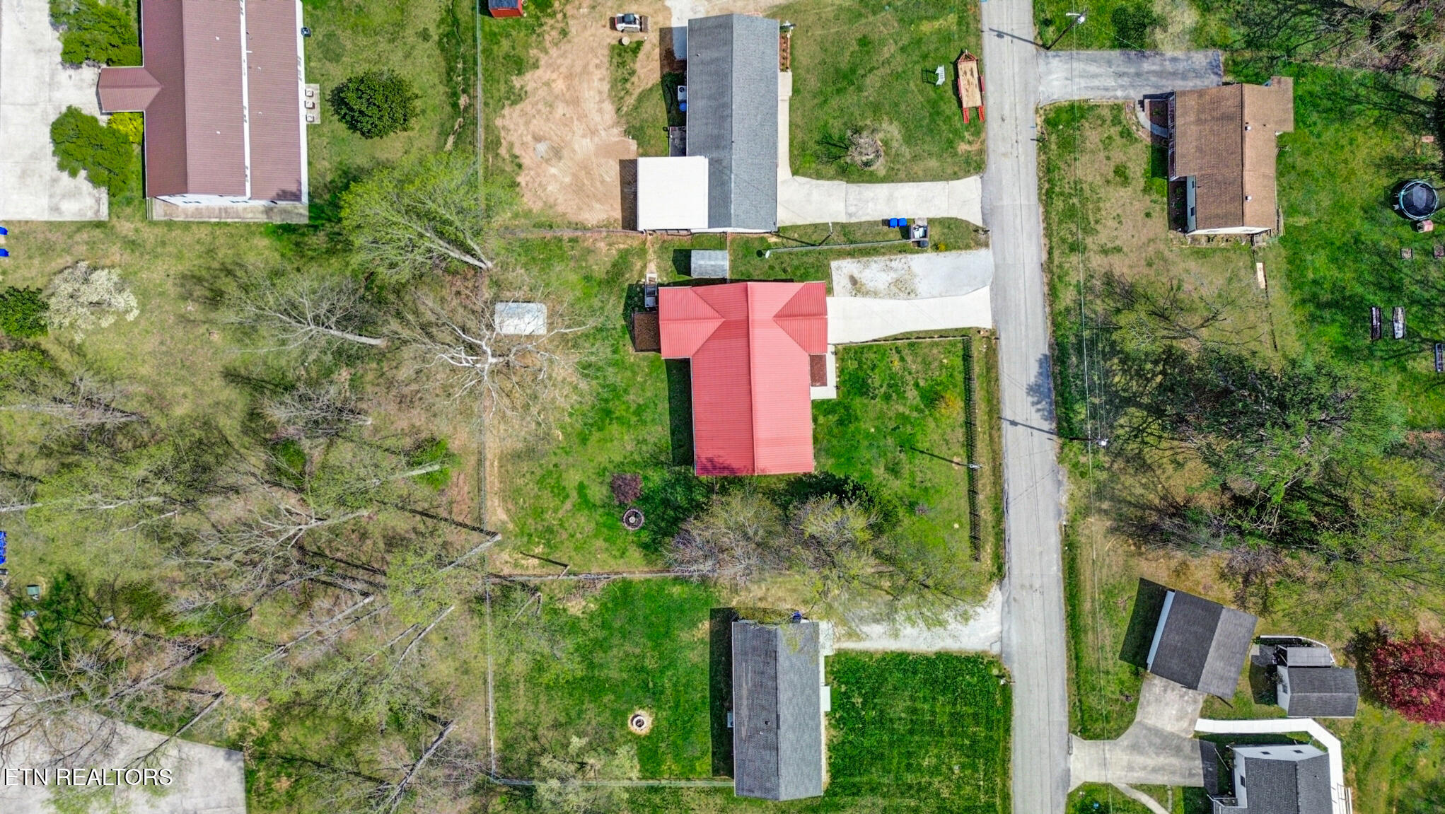 318 Lee Village Harriman TN 37748