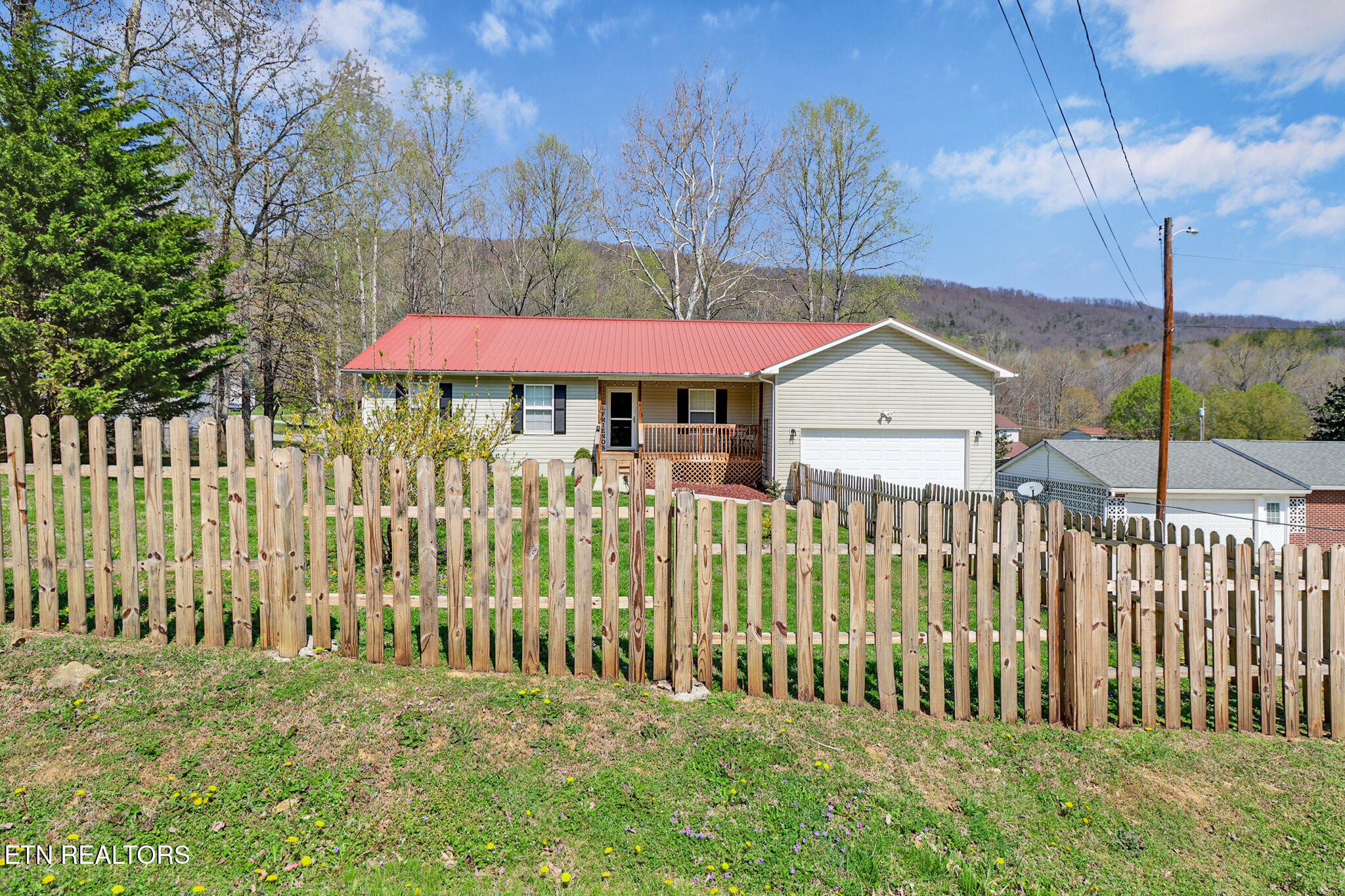318 Lee Village Harriman TN 37748