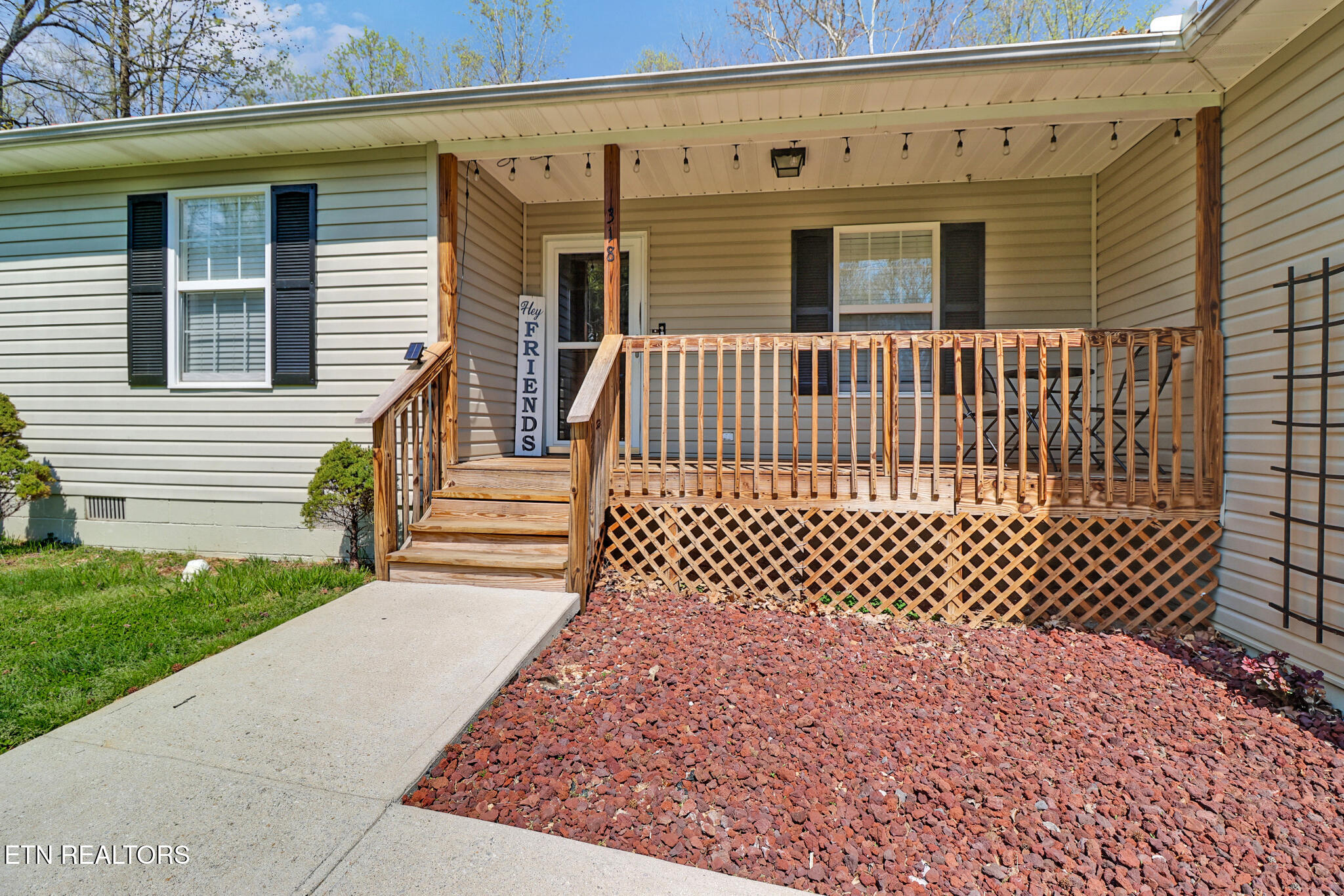 318 Lee Village Harriman TN 37748