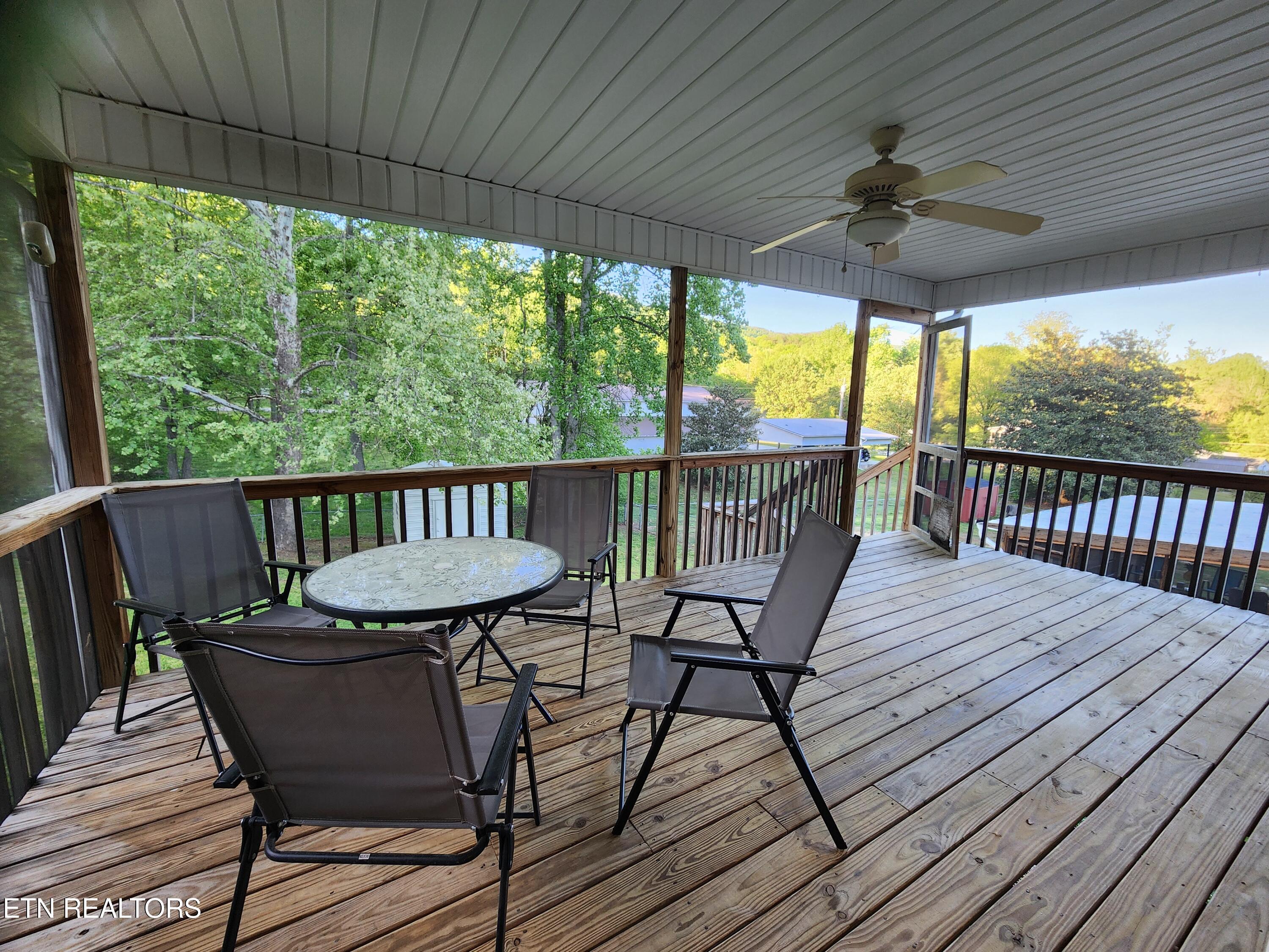318 Lee Village Harriman TN 37748
