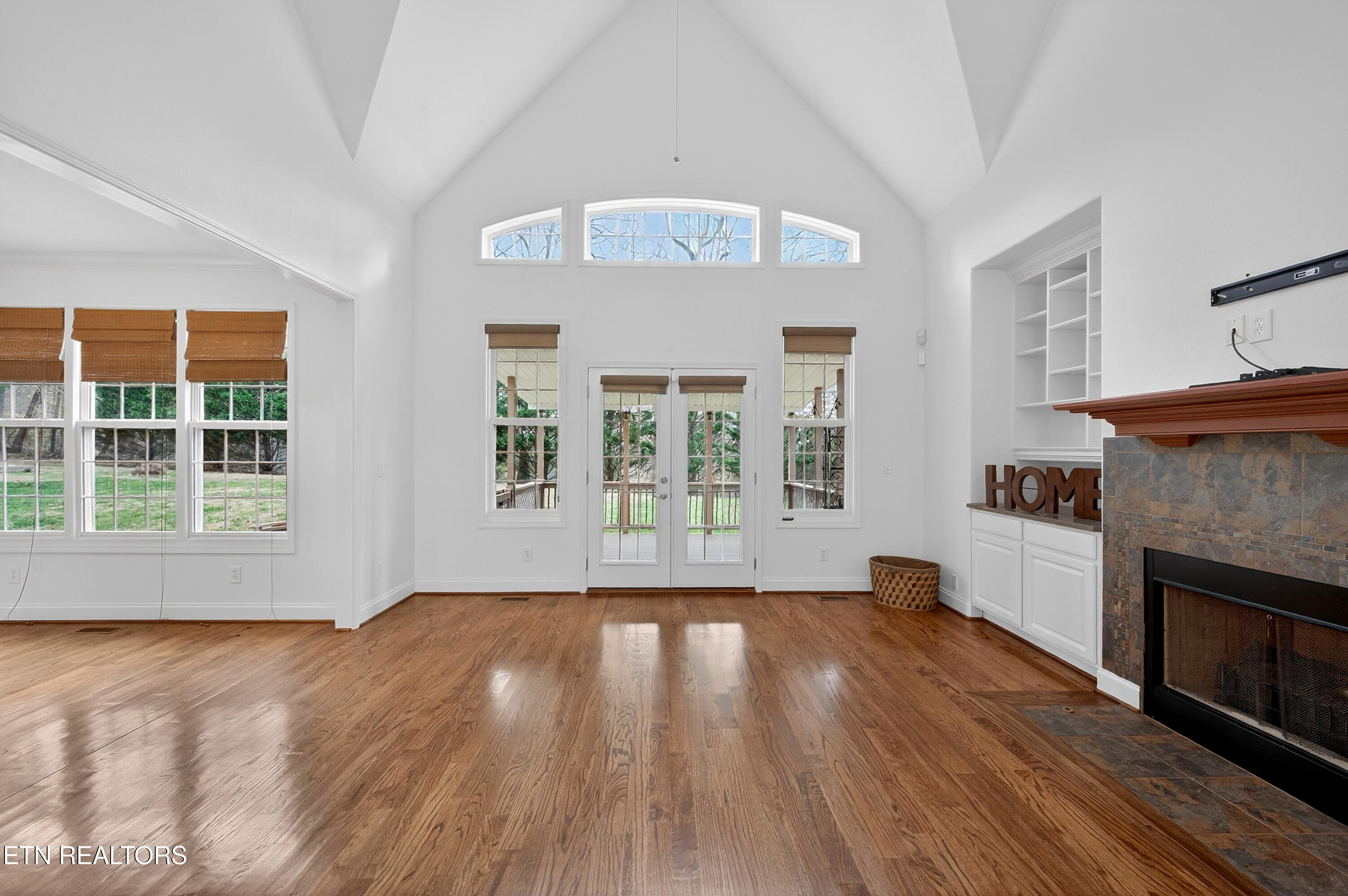 110 Saint James Lane Clinton TN 37716