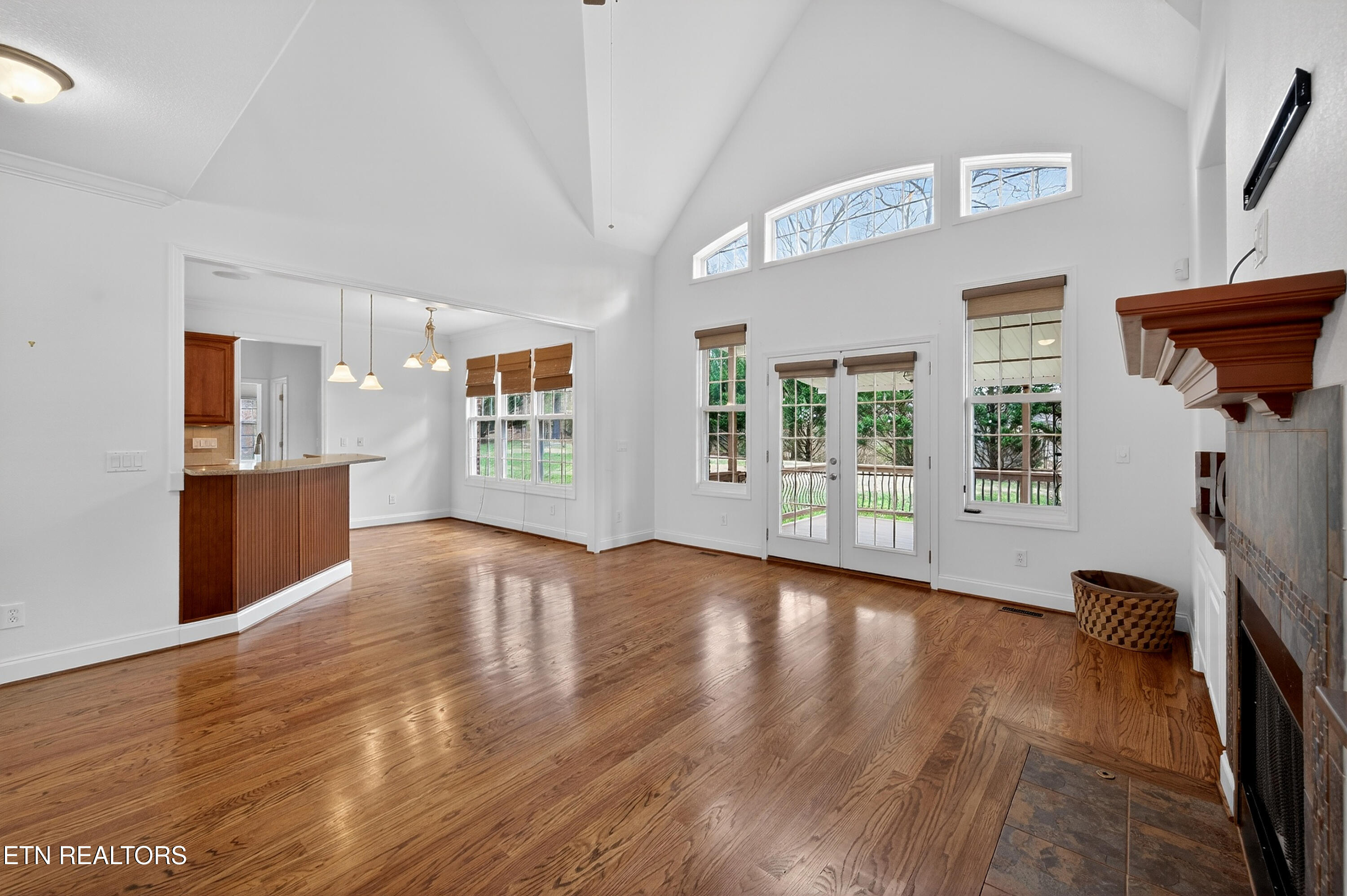 110 Saint James Lane Clinton TN 37716