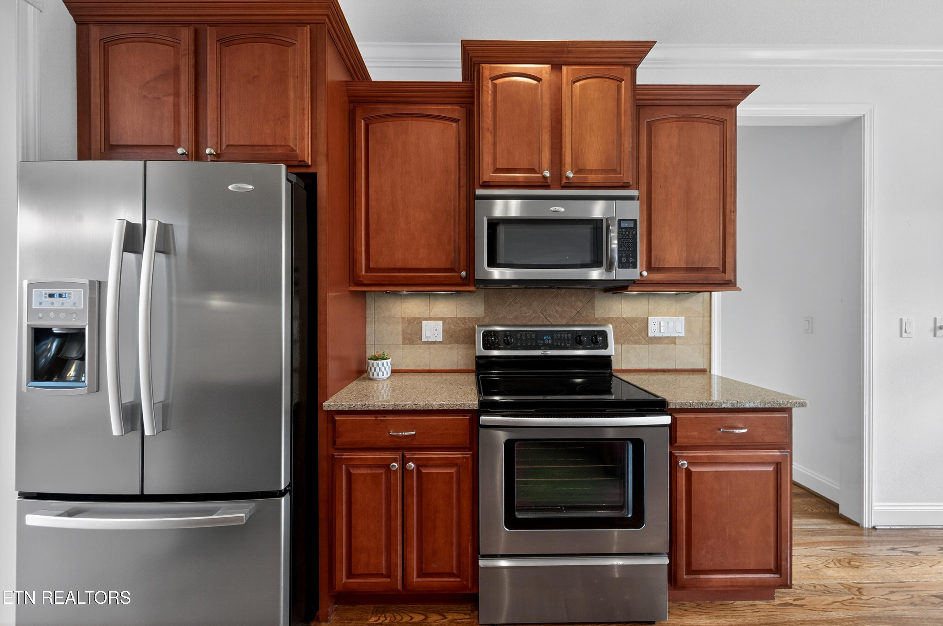 110 Saint James Lane Clinton TN 37716