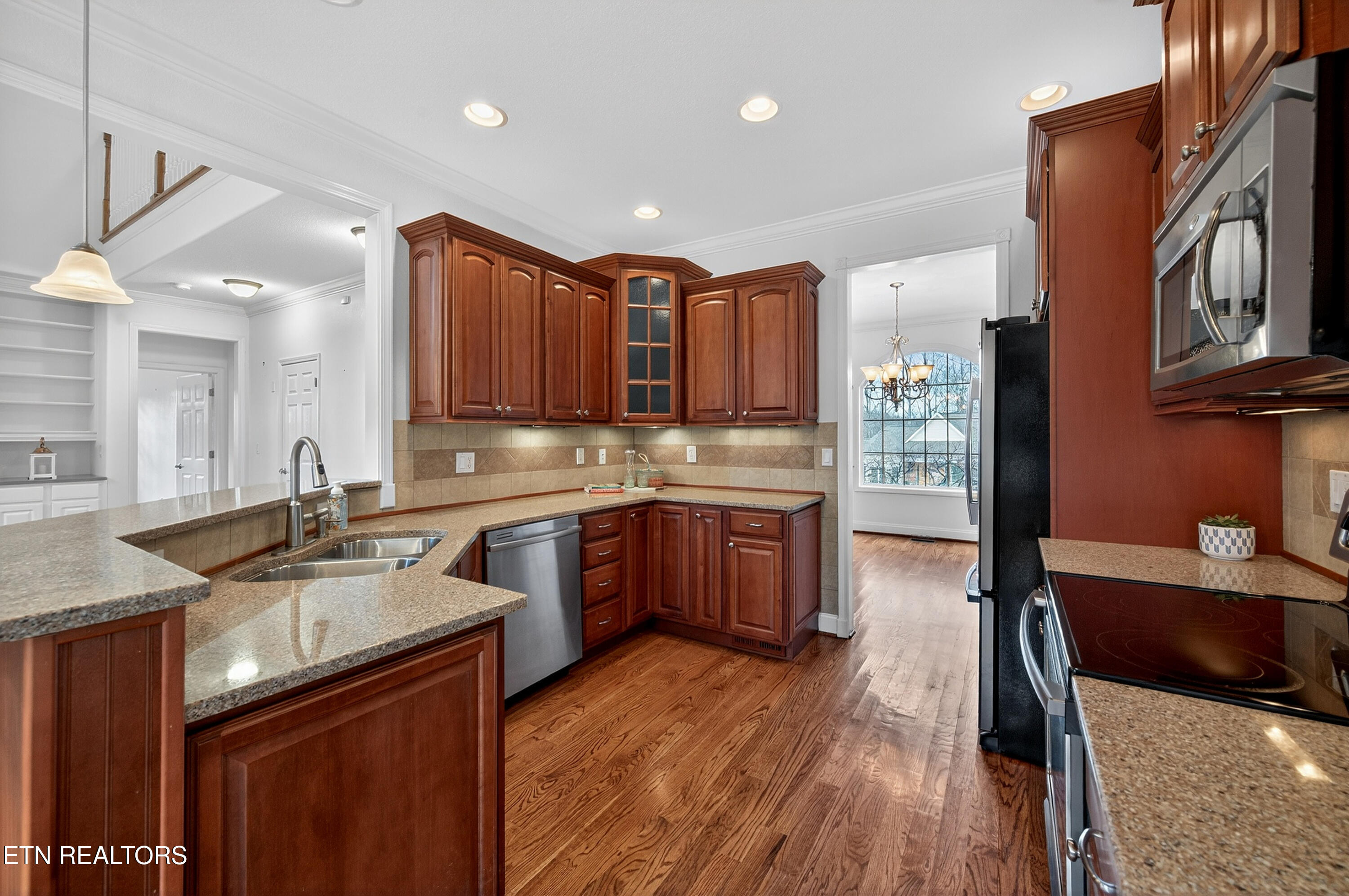 110 Saint James Lane Clinton TN 37716