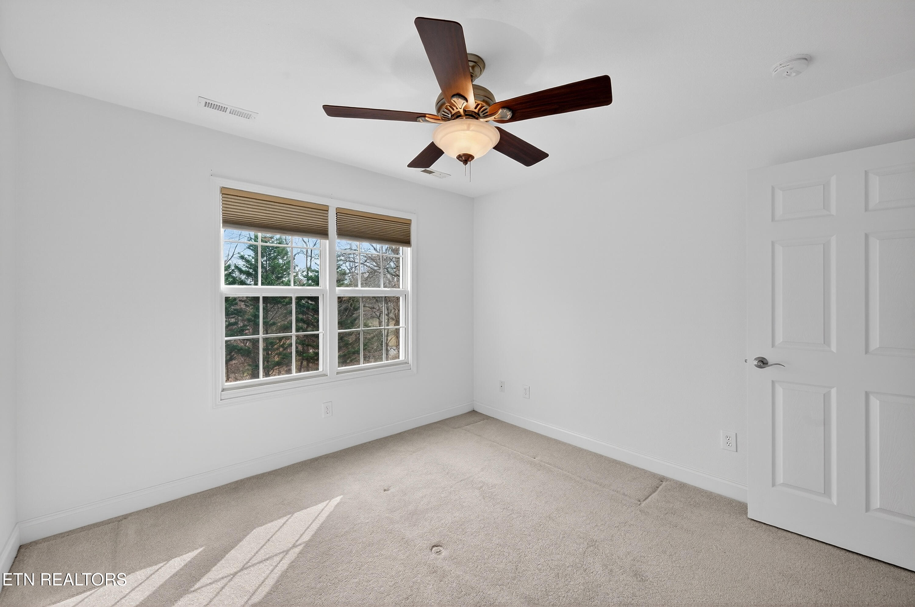 110 Saint James Lane Clinton TN 37716