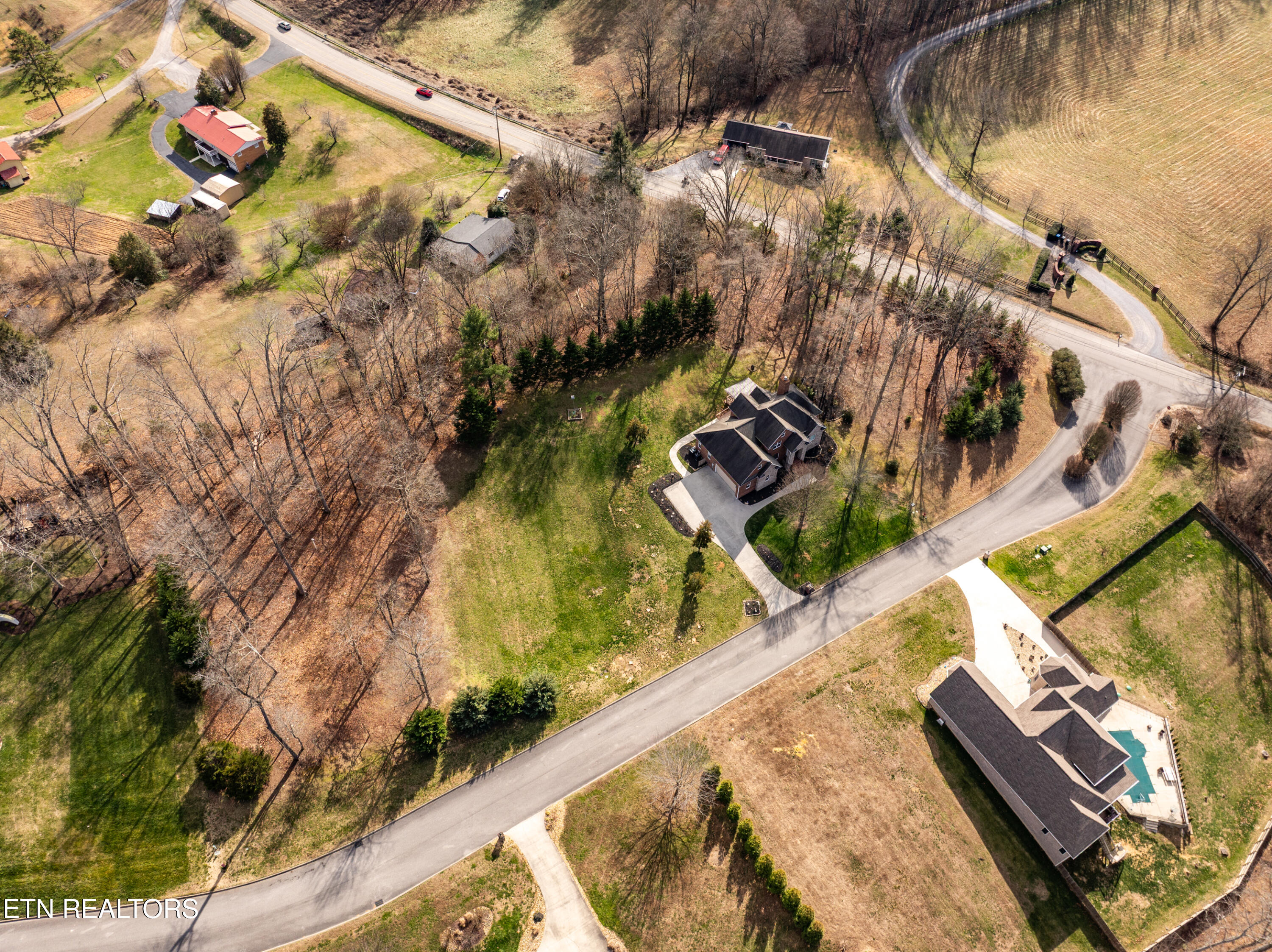 110 Saint James Lane Clinton TN 37716