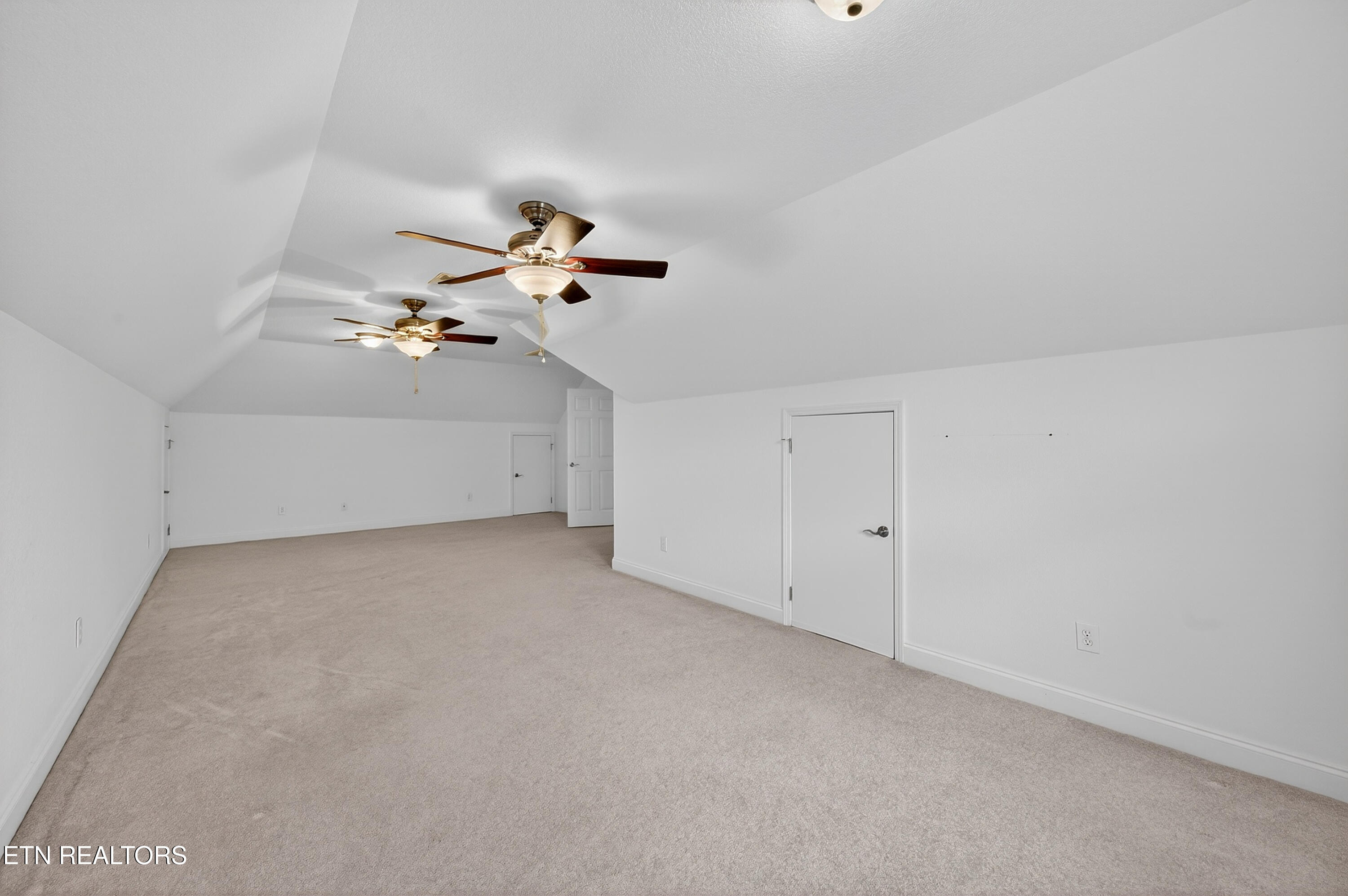 110 Saint James Lane Clinton TN 37716