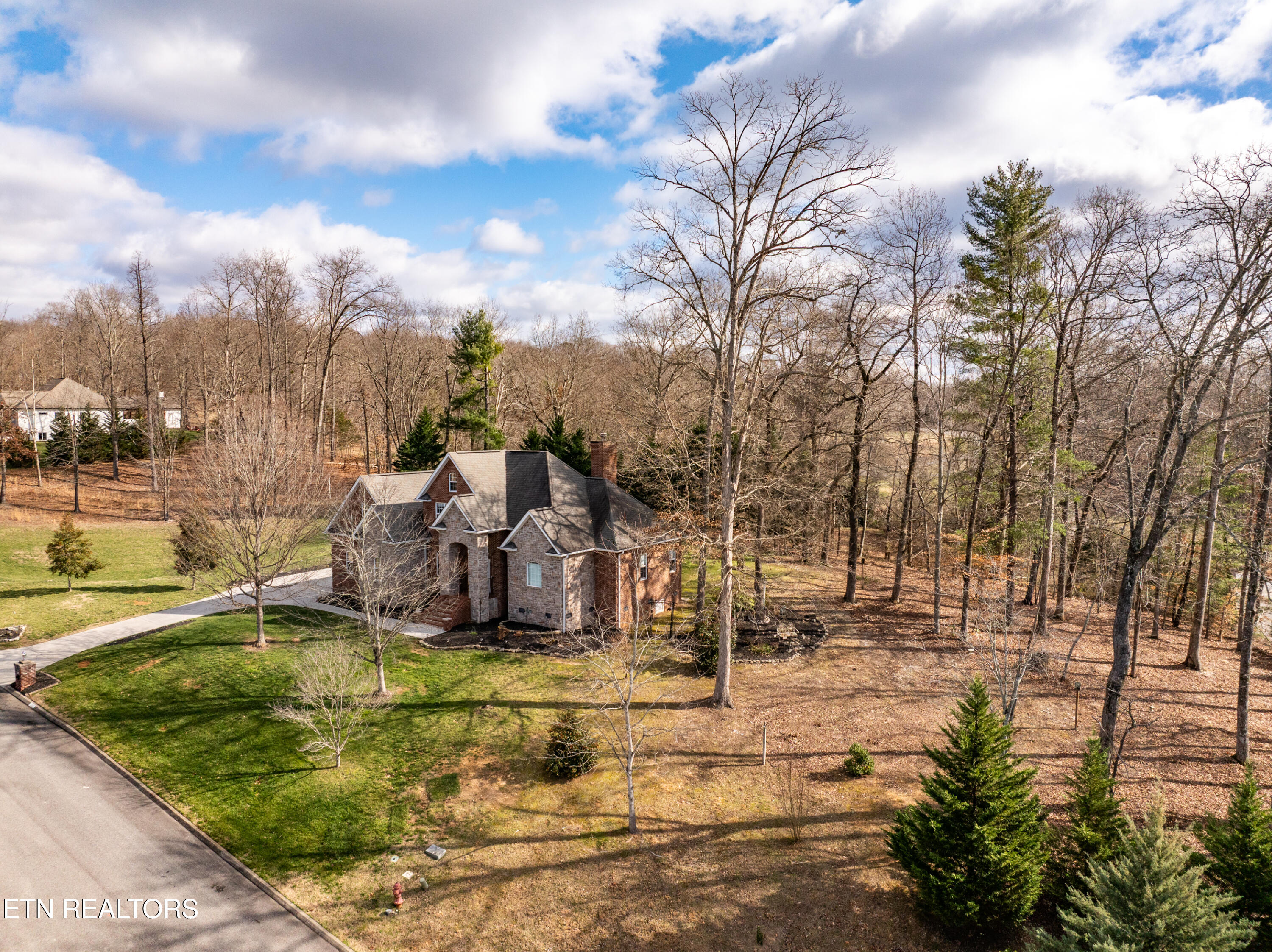 110 Saint James Lane Clinton TN 37716