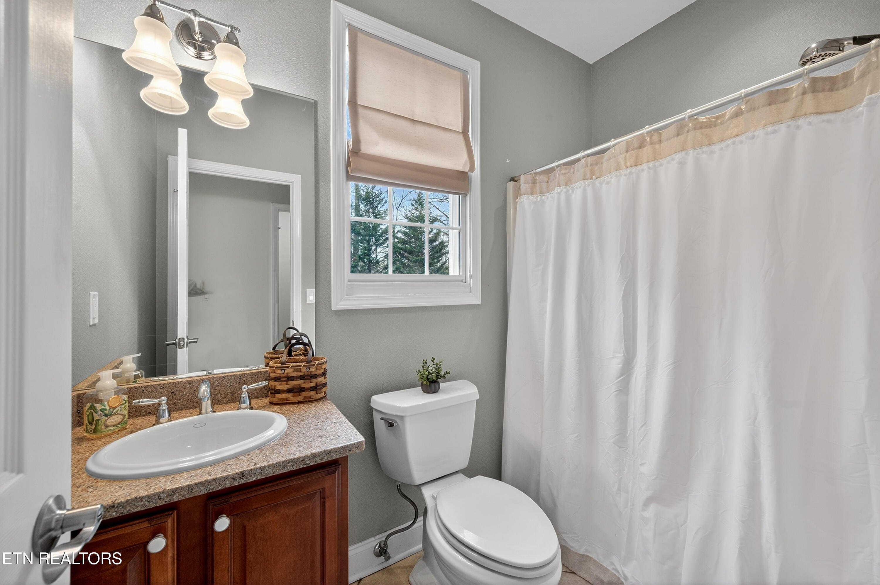 110 Saint James Lane Clinton TN 37716