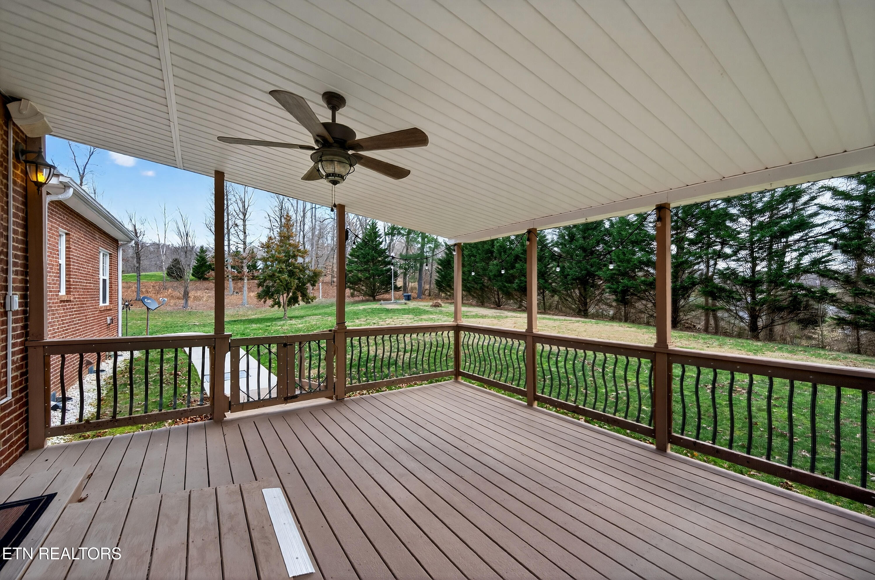 110 Saint James Lane Clinton TN 37716