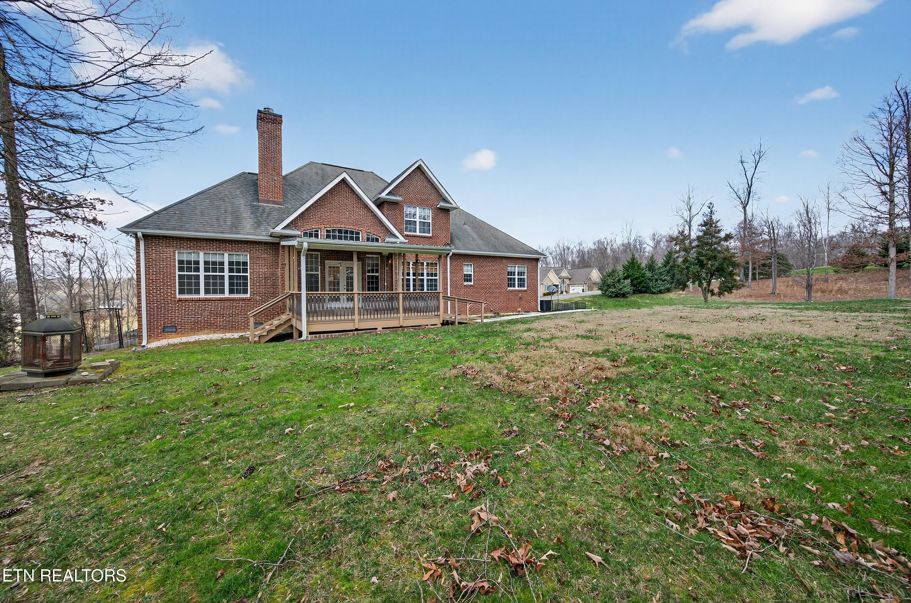 110 Saint James Lane Clinton TN 37716